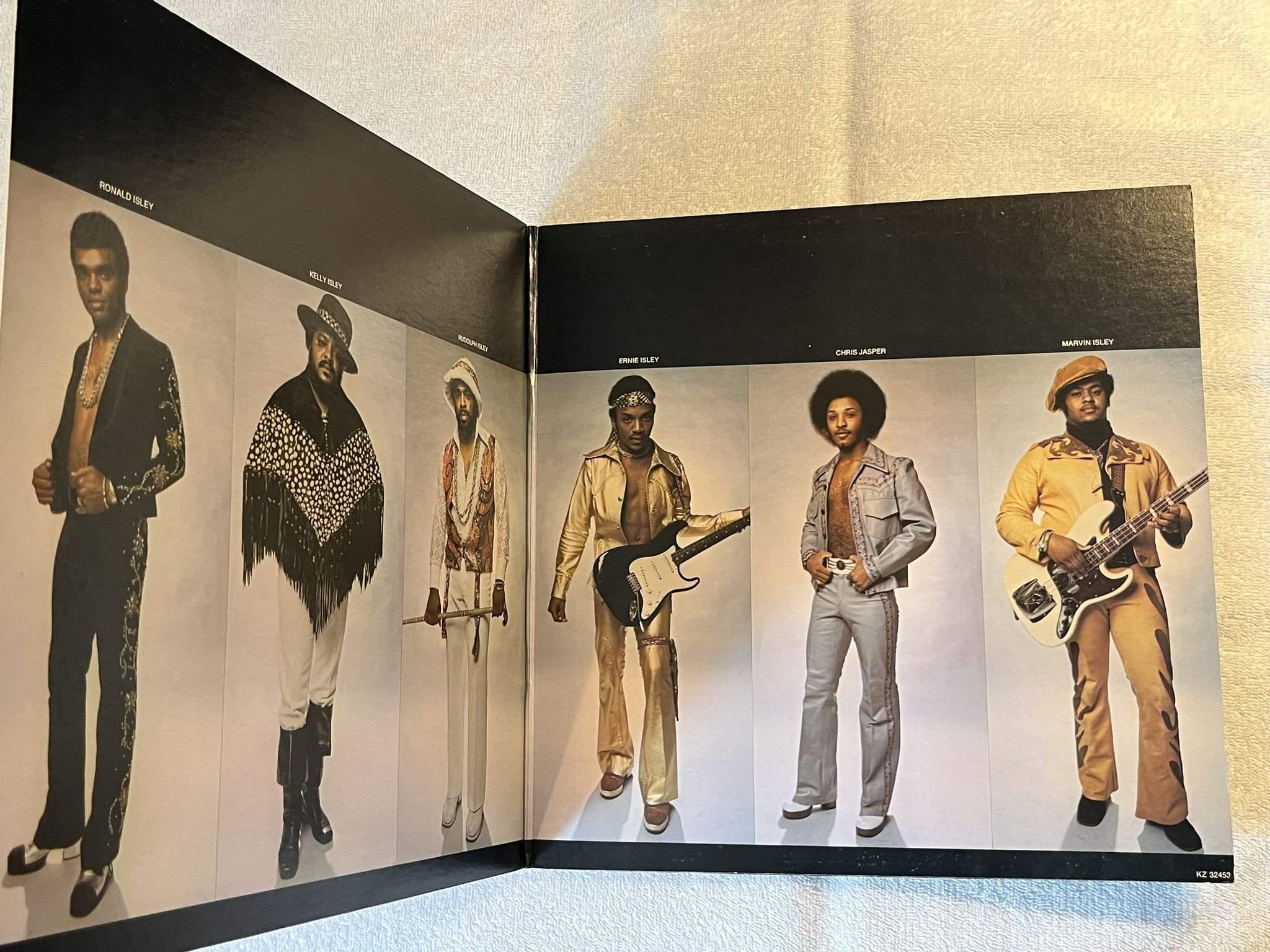 Omslagsbild för skivan ISLEY BROTHERS 3 + 3 LP -73 US TNECK KZ 32453 ** SUMMER BREEZE **