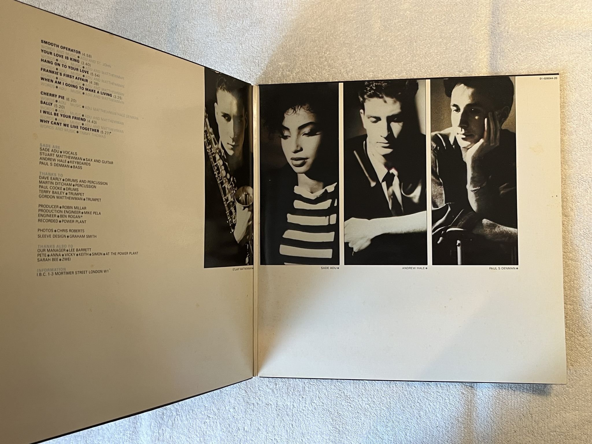 Omslagsbild för skivan SADE diamond life LP -84 EPIC EPC 26044