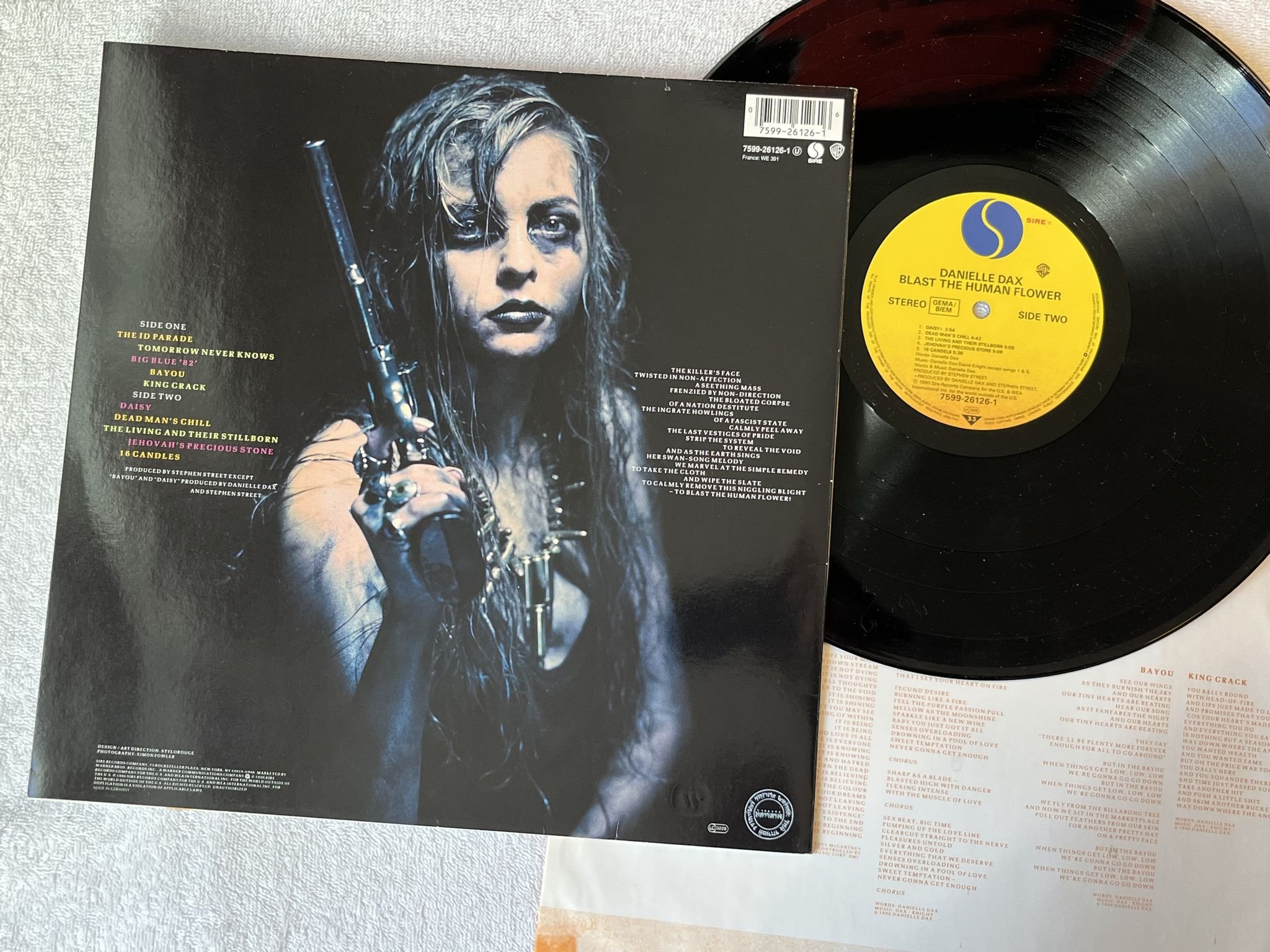 Omslagsbild för skivan DANIELLE DAX Blast The Human Flower LP -90 SIRE 7599 26126-1