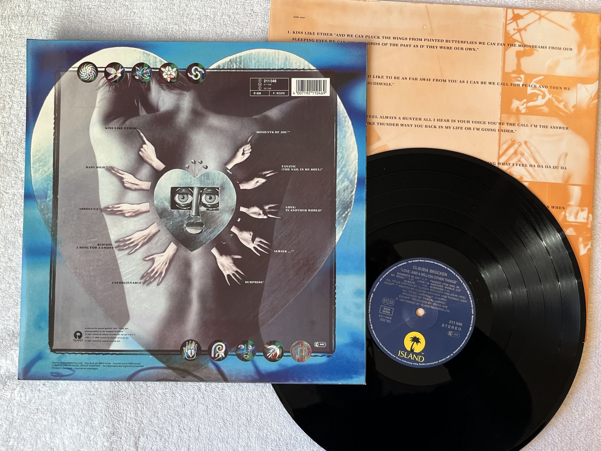 Omslagsbild för skivan CLAUDIA BRÜCKEN Love: And A Million Other Things LP -91 ISLAND 211046