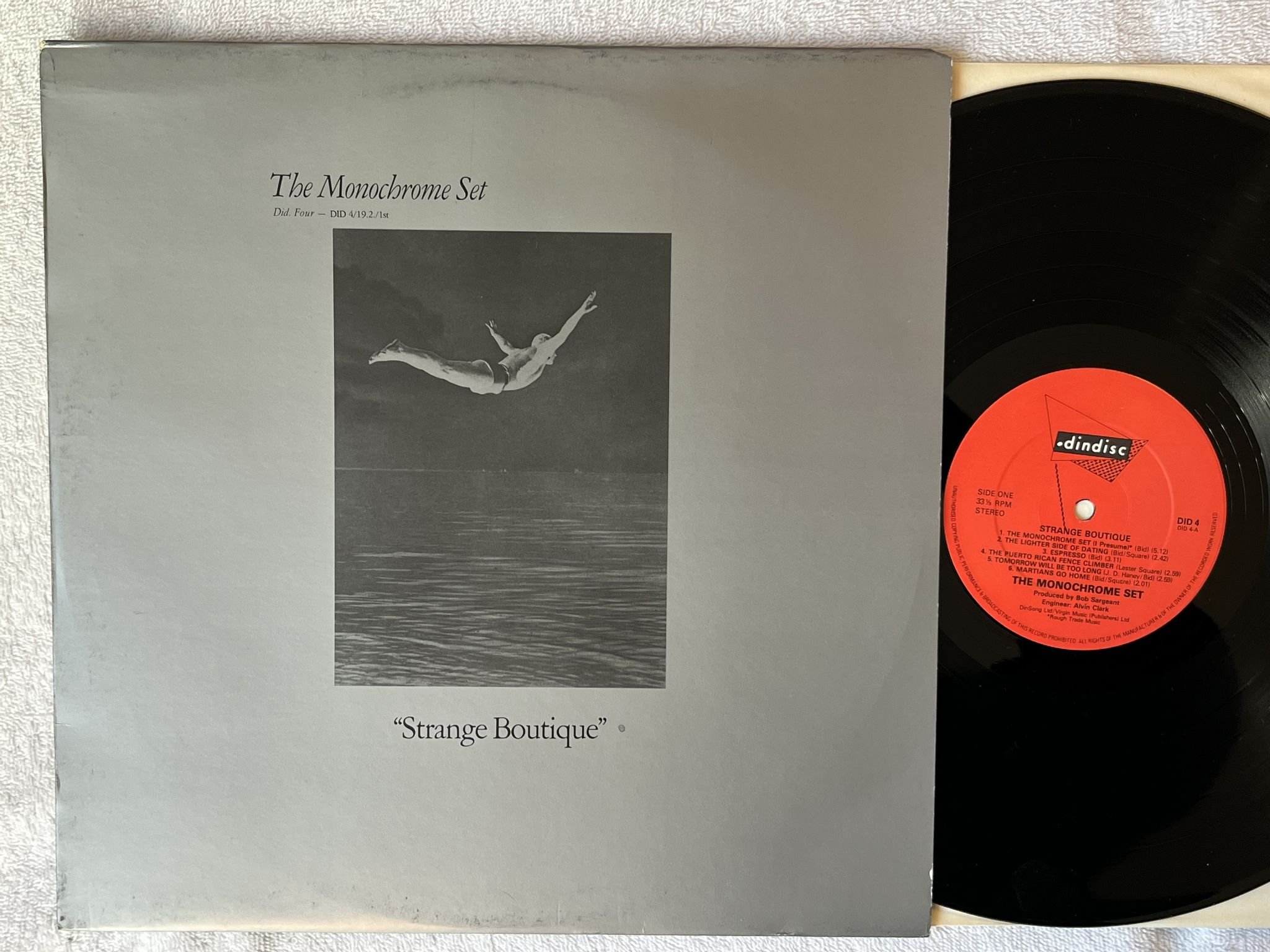 Omslagsbild för skivan THE MONOCHROME SET Strange Boutique LP -80 UK DinDisc DID 4