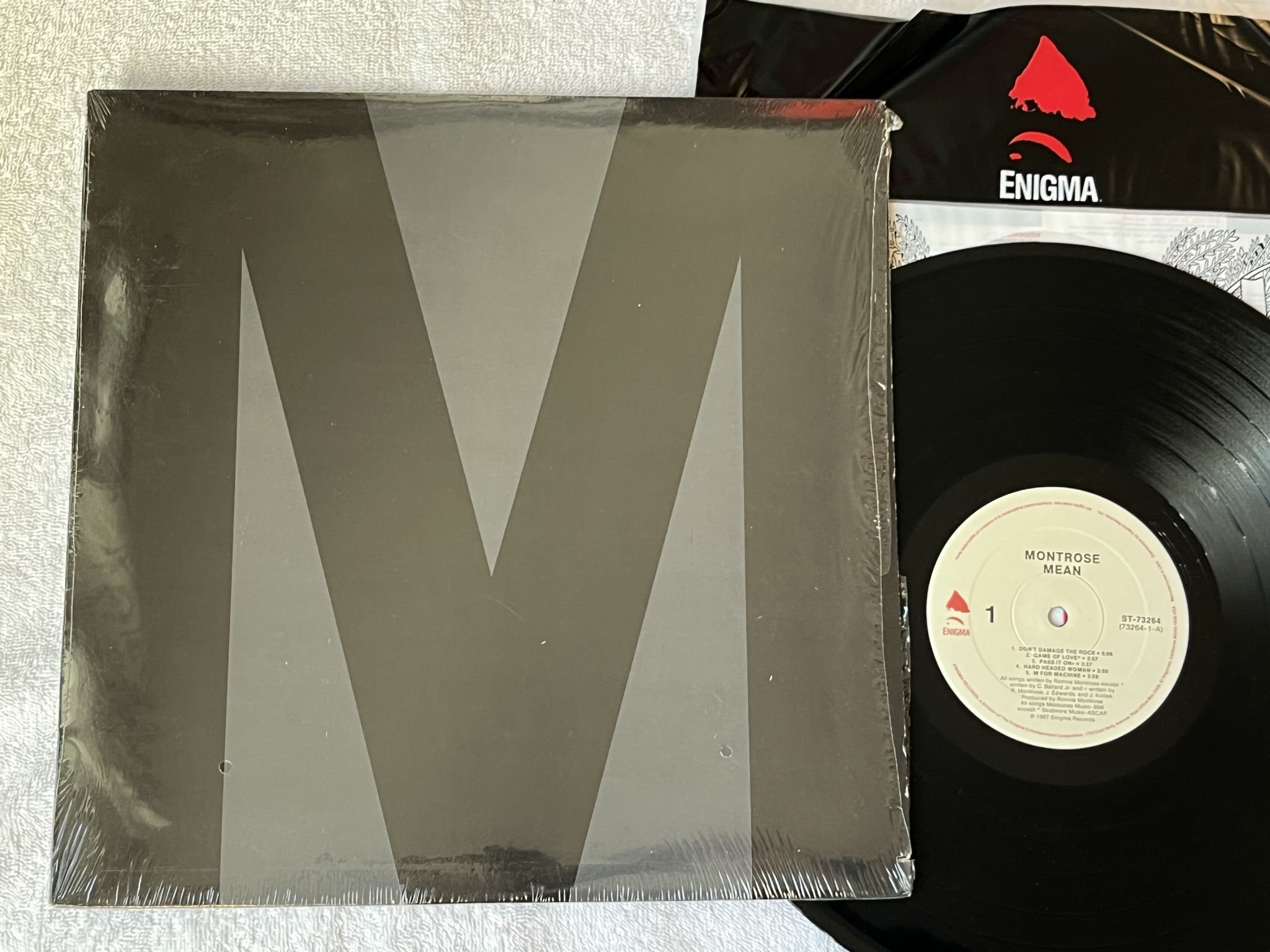 Omslagsbild för skivan MONTROSE mean LP -87 US ENIGMA ST-732645