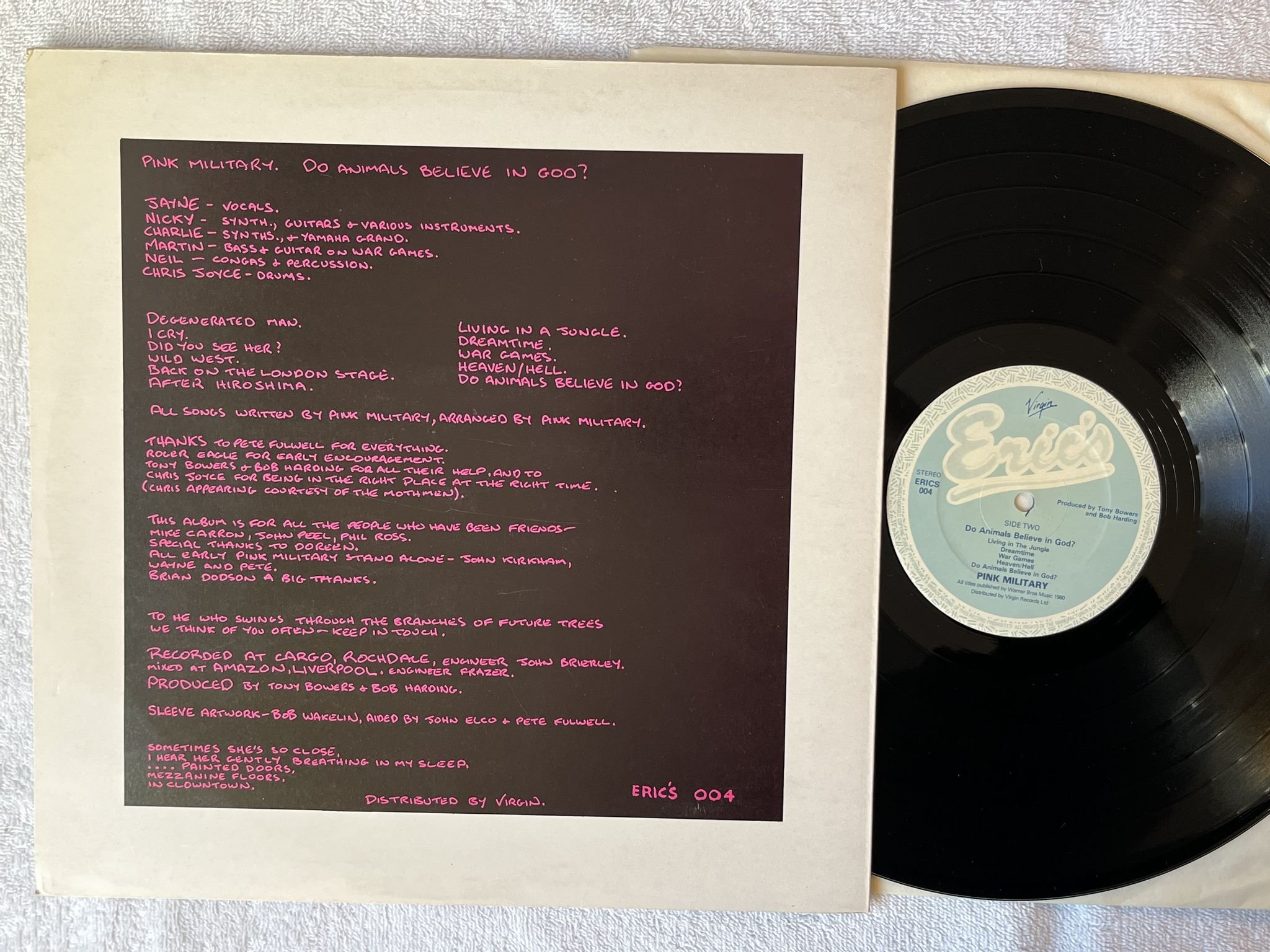 Omslagsbild för skivan PINK MILITARY Do Animals Believe In God? LP -80 UK eric's 004 *** New Wave ***
