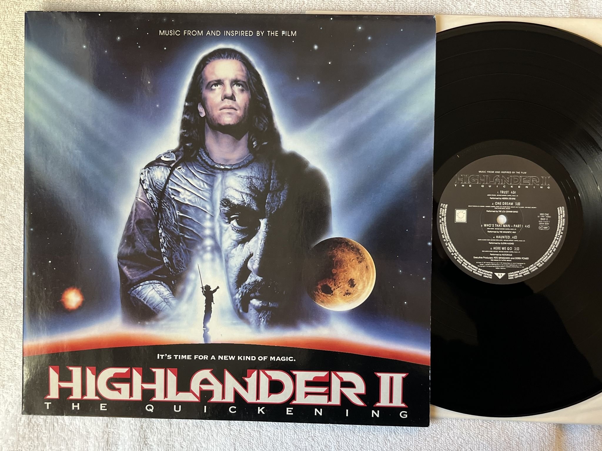 Omslagsbild för skivan V/A Music From And Inspired By The Film Highlander 2 LP -91 Ger BRONZE BWX 2