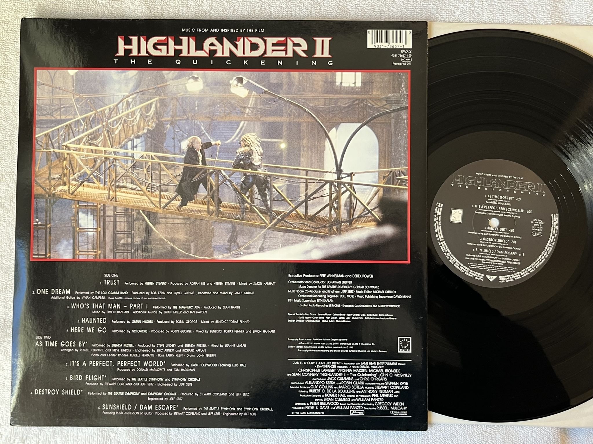 Omslagsbild för skivan V/A Music From And Inspired By The Film Highlander 2 LP -91 Ger BRONZE BWX 2