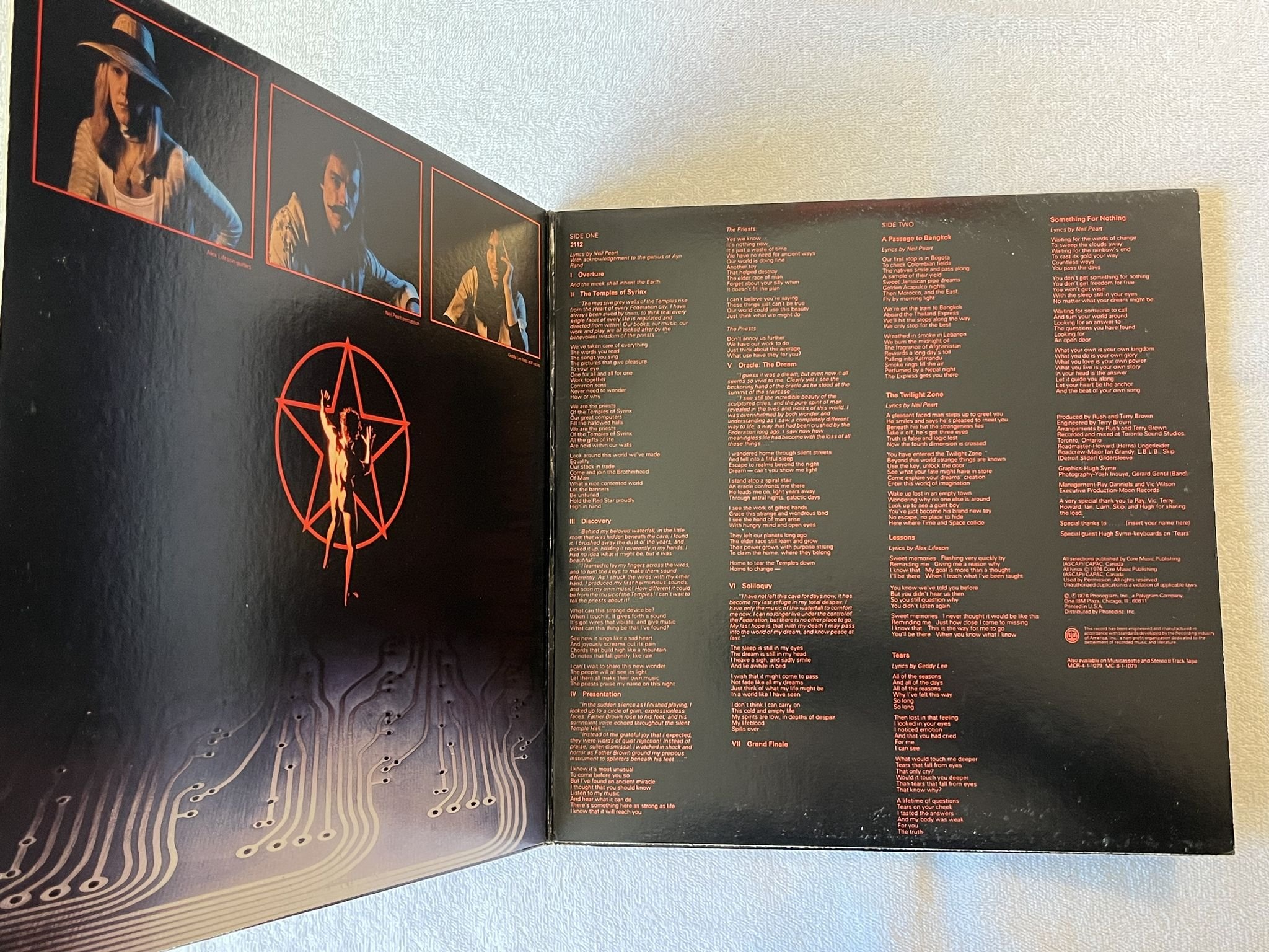 Omslagsbild för skivan RUSH 2112 LP -76 US MERCURY SRM-1-1079