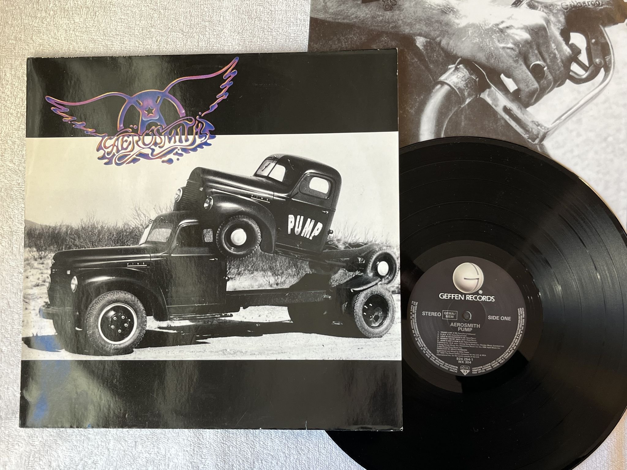 Omslagsbild för skivan AEROSMITH pump LP -89 Ger GEFFEN 924 254-1