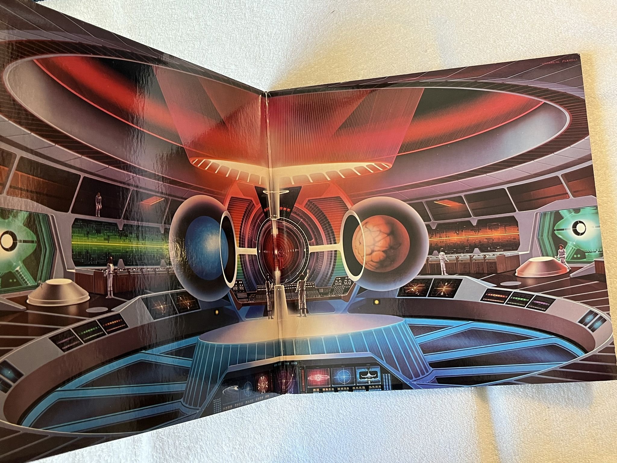 Omslagsbild för skivan ELECTRIC LIGHT ORCHESTRA out of the blue LP -77 US JET JT-LA823-L2