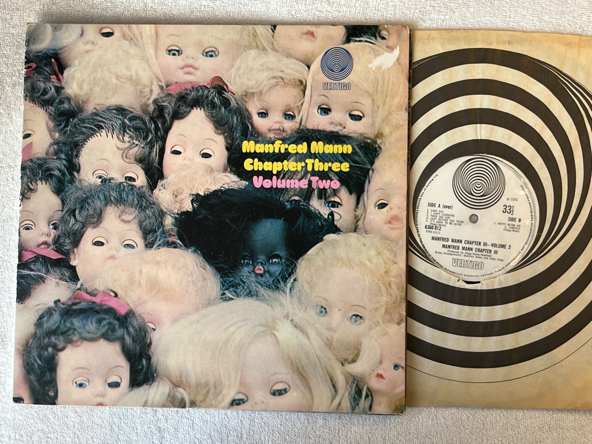Omslagsbild för skivan MANFRED MANN CHAPTER III Volume Two LP -70 UK VERTIGO 6360012