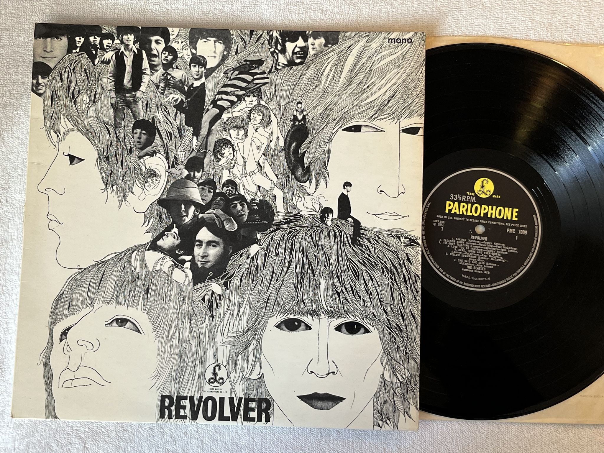 Omslagsbild för skivan THE BEATLES revolver LP -66 UK PARLOPHONE PMC 7009