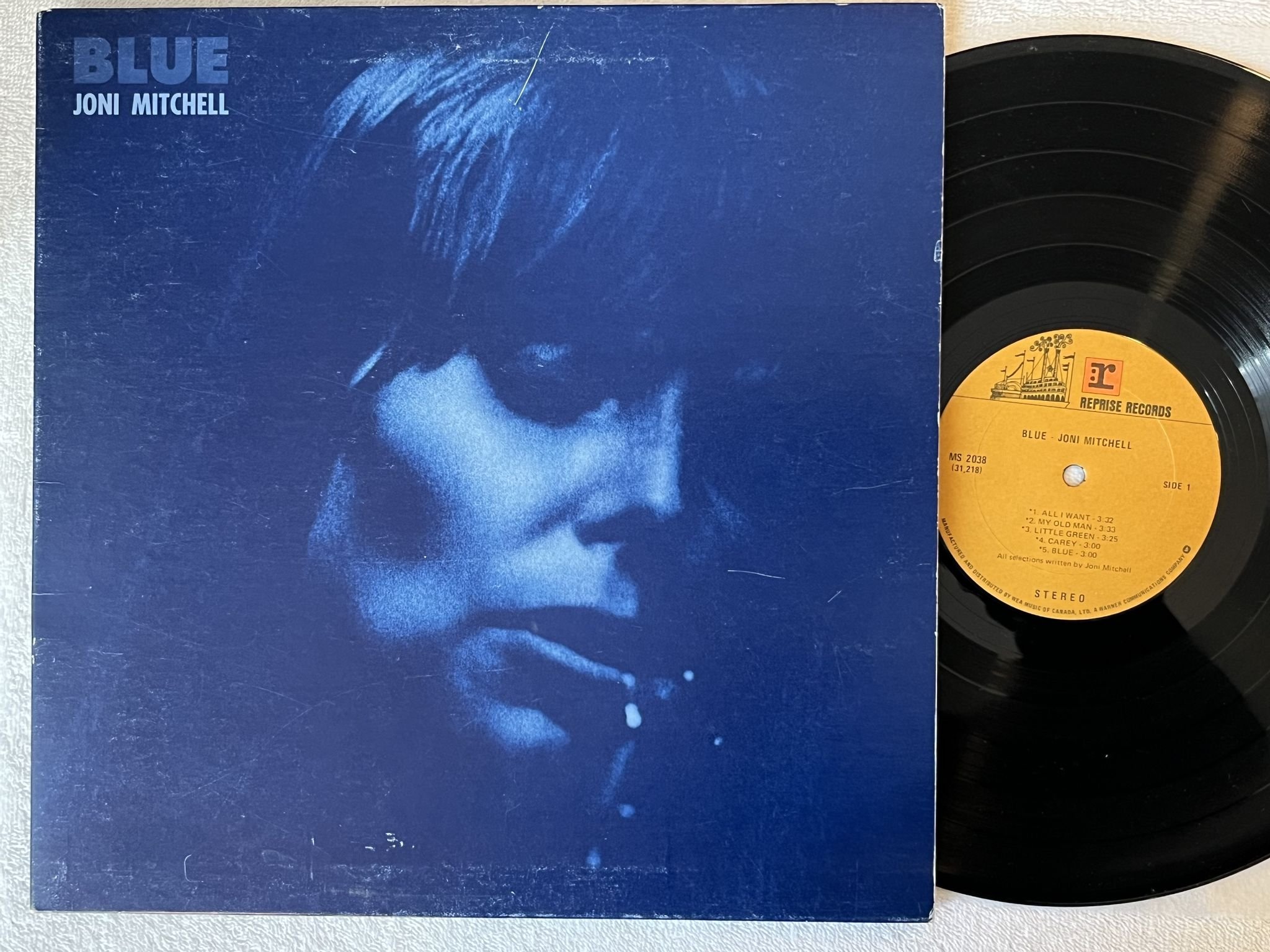 Omslagsbild för skivan JONI MITCHELL blue LP Can REPRISE MS 2038 **** CLASSIC ****