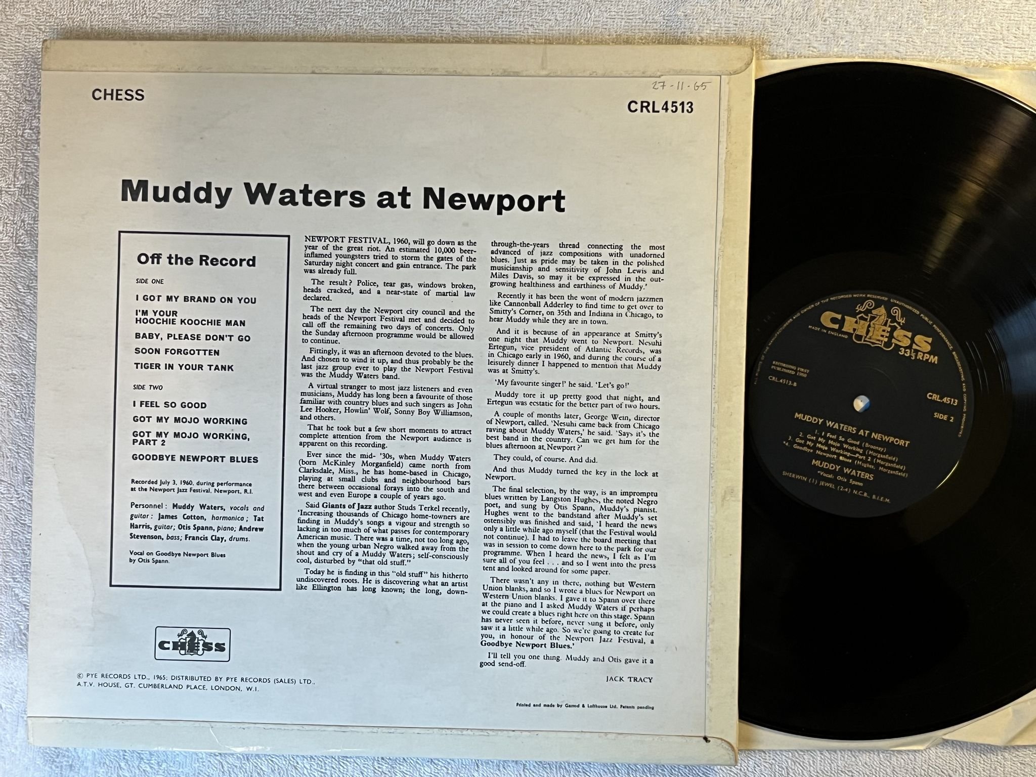 Omslagsbild för skivan MUDDY WATERS at Newport LP -65 UK CHESS CRL 4513