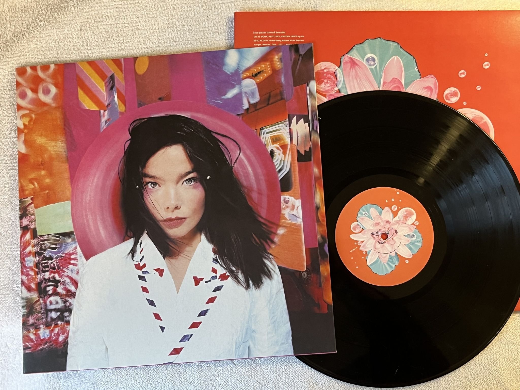 Omslagsbild för skivan BJÖRK post LP -95 UK ONE LITTLE INDIAN TPLP51