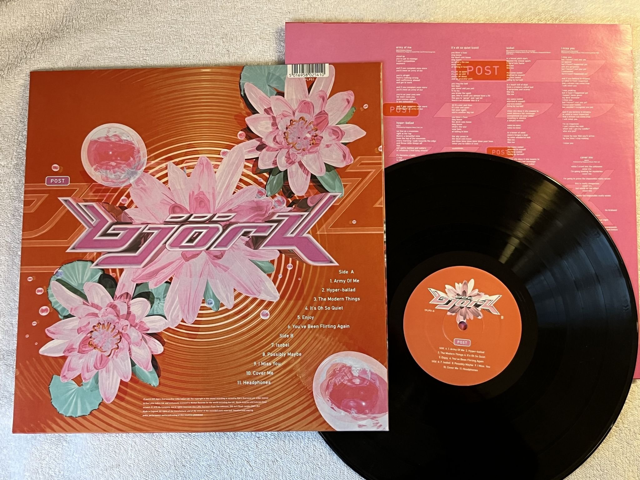 Omslagsbild för skivan BJÖRK post LP -95 UK ONE LITTLE INDIAN TPLP51