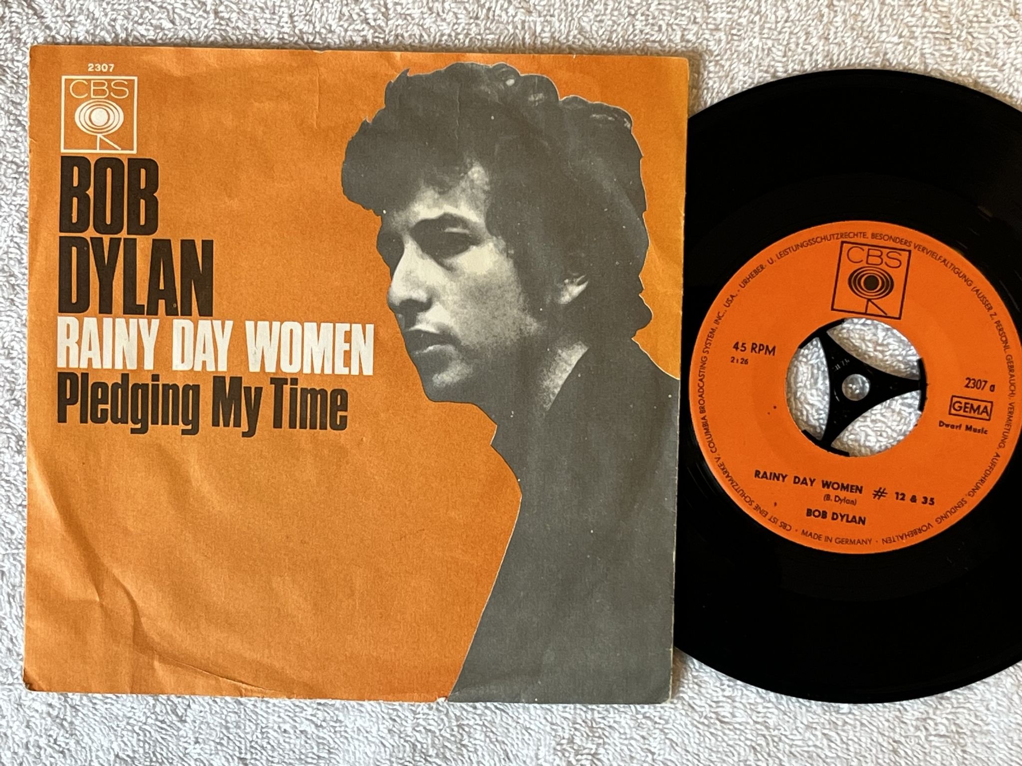 Omslagsbild för skivan BOB DYLAN rainy day women 7" -66 Ger CBS 2307