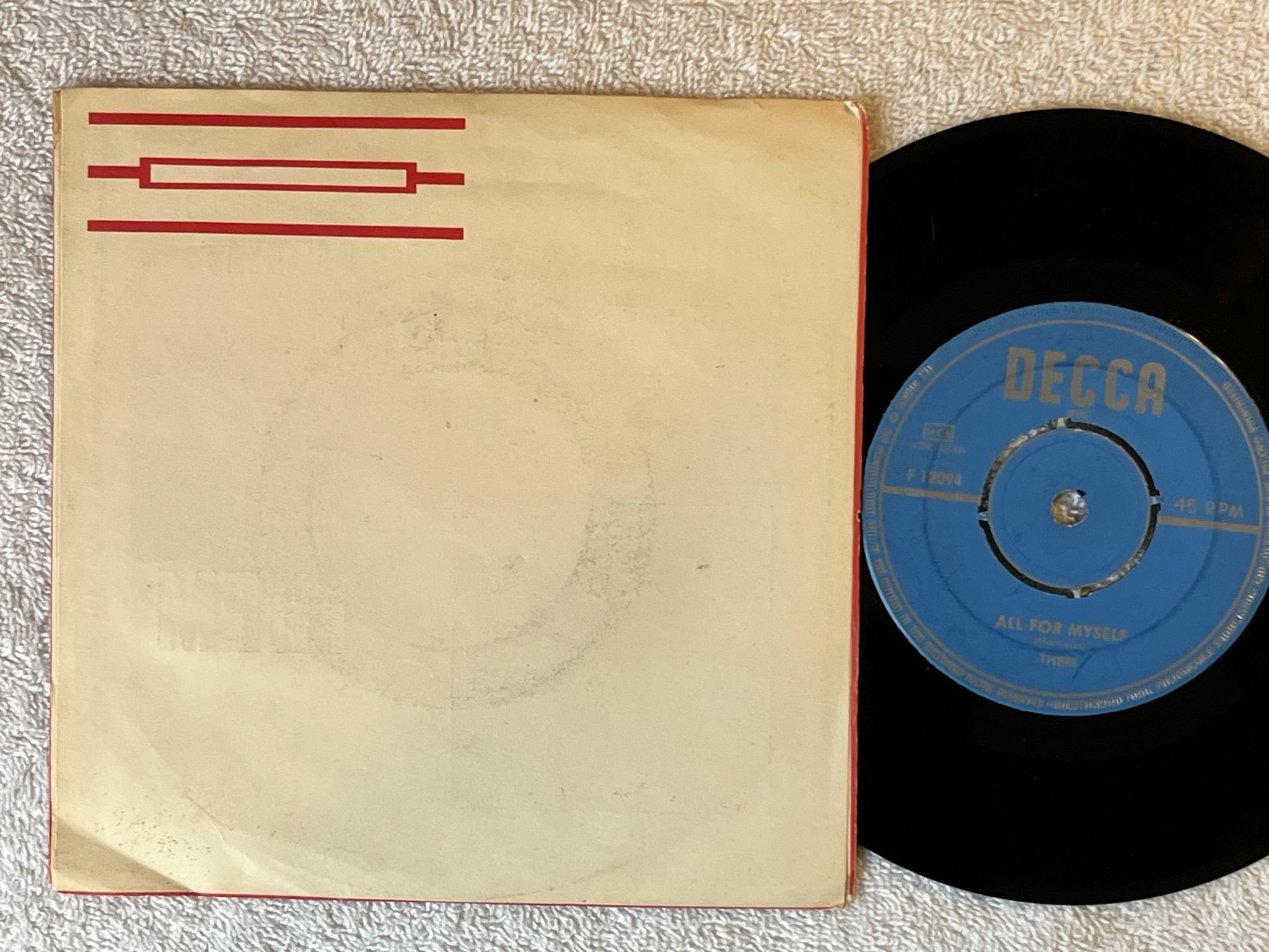 Omslagsbild för skivan THEM Here Comes The Night 7" -65 ncb DECCA F 12094