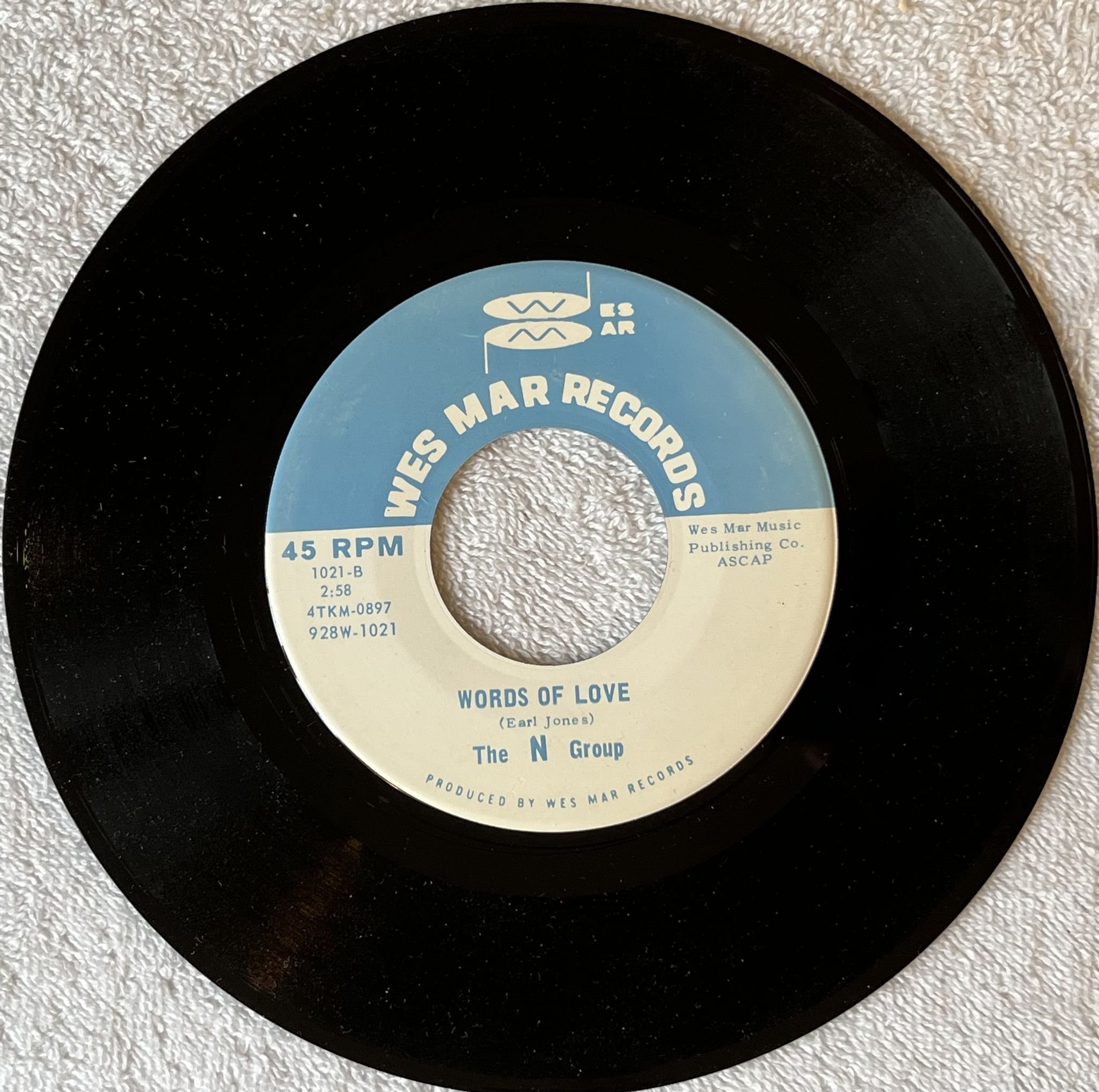 Omslagsbild för skivan THE N GROUP Keep On Runnin' 7" -66 US WES MAR 1021 ** SOUL / POP **