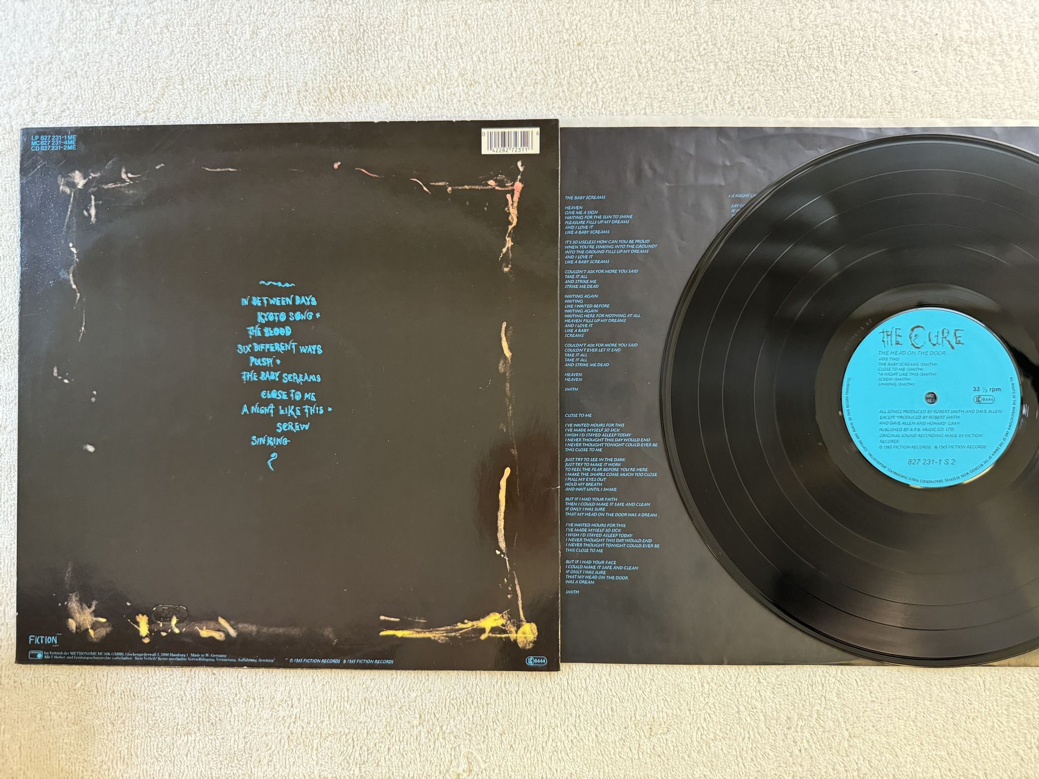 Omslagsbild för skivan THE CURE the head on the door LP -85 Ger FICTION 827231-1