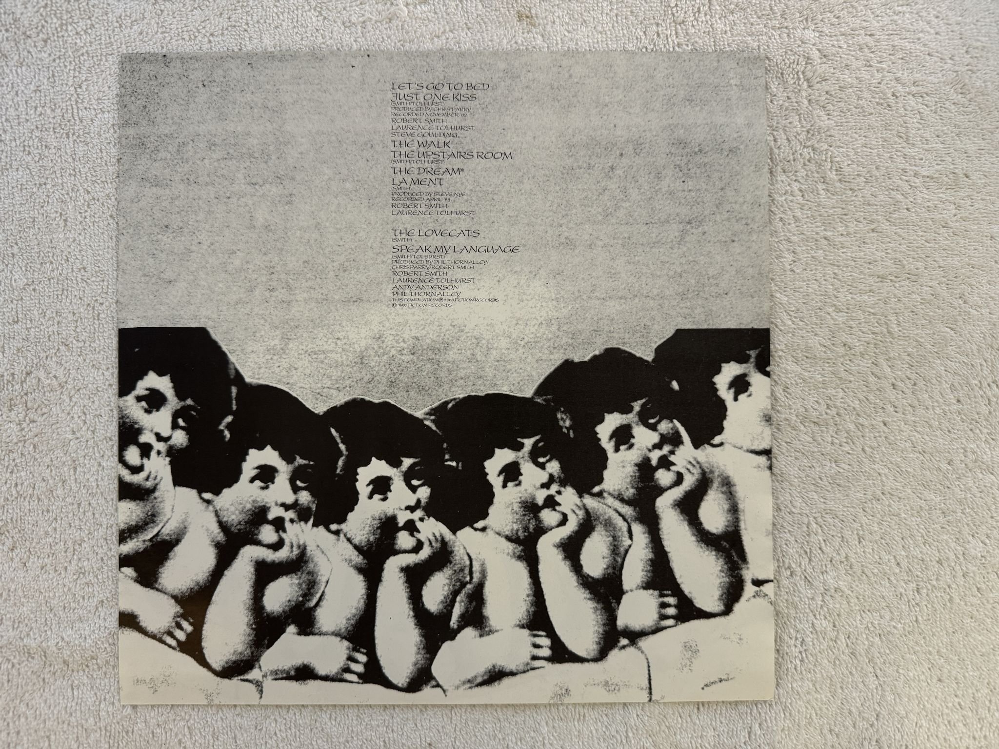 Omslagsbild för skivan THE CURE japanese whispers LP -83 UK FICTION FIXM8