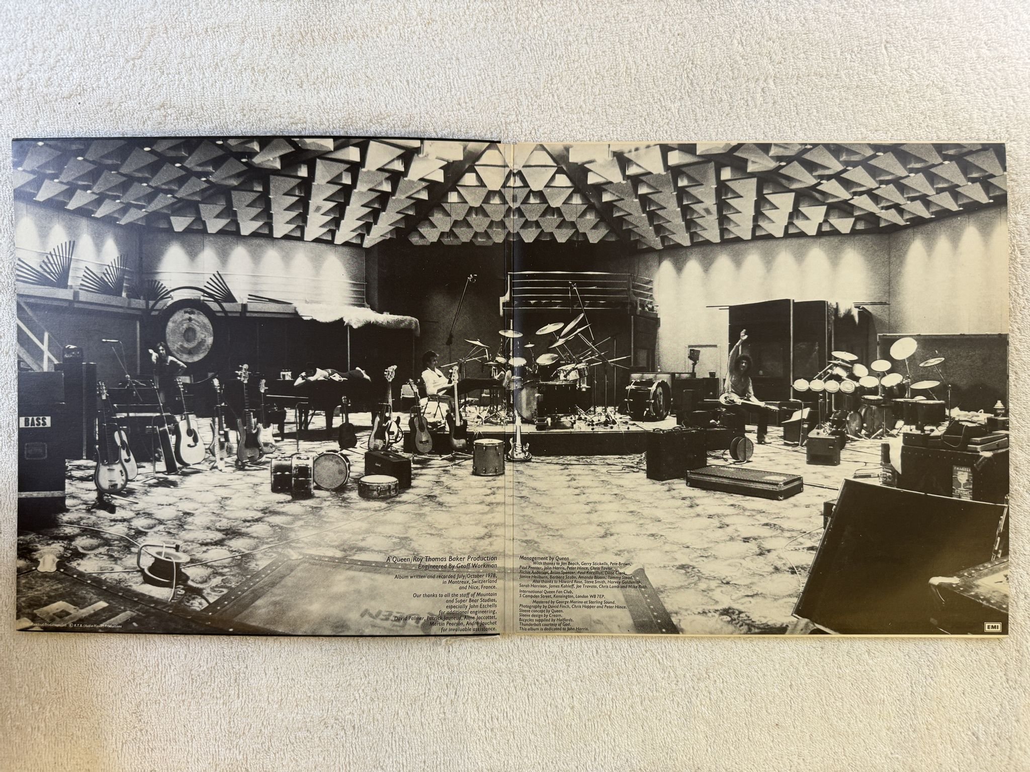 Omslagsbild för skivan QUEEN jazz LP -78 ncb EMI 7C 064-61820