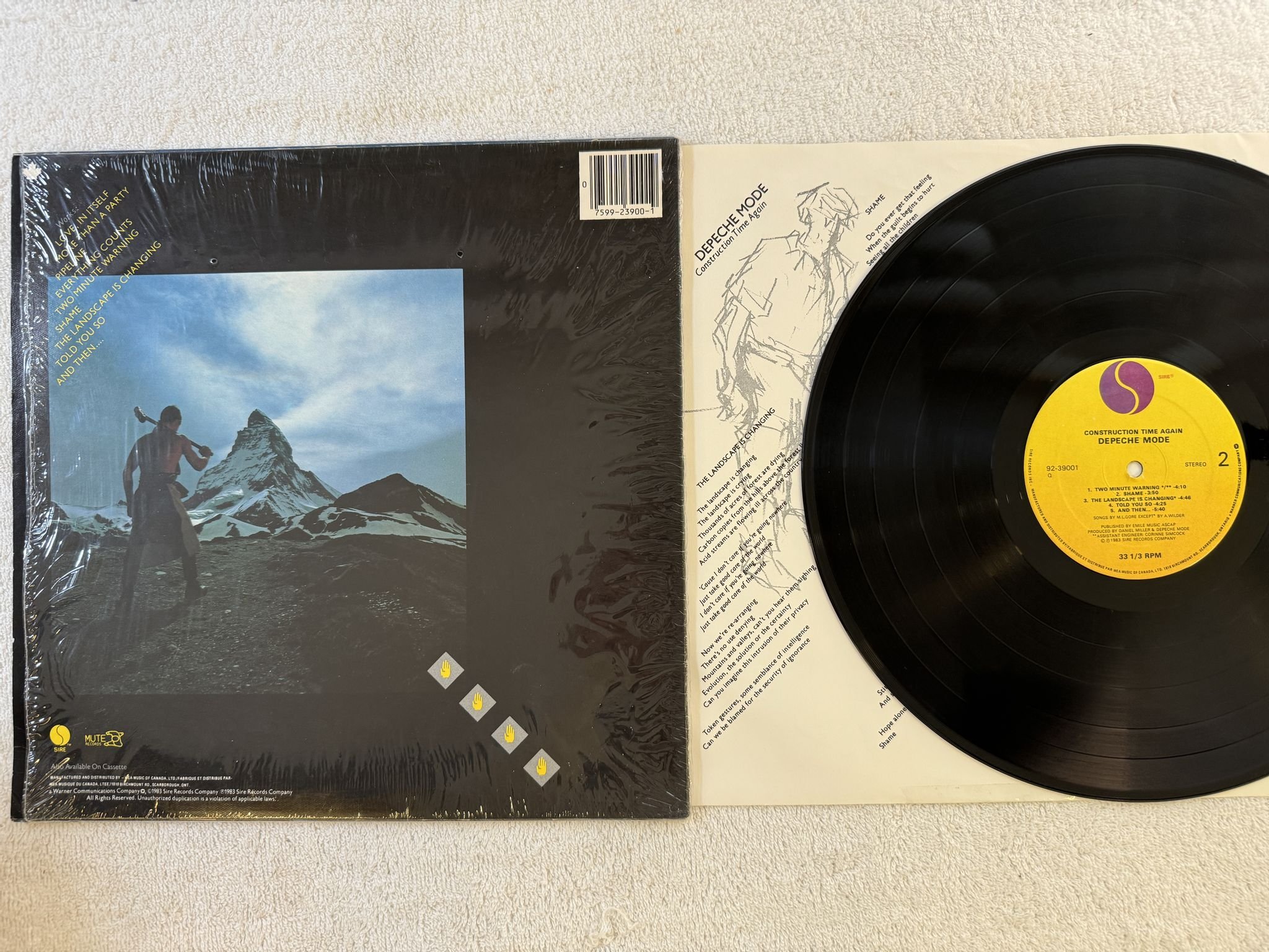 Omslagsbild för skivan DEPECHE MODE construction time again LP -83 Can SIRE 92-39001 Q