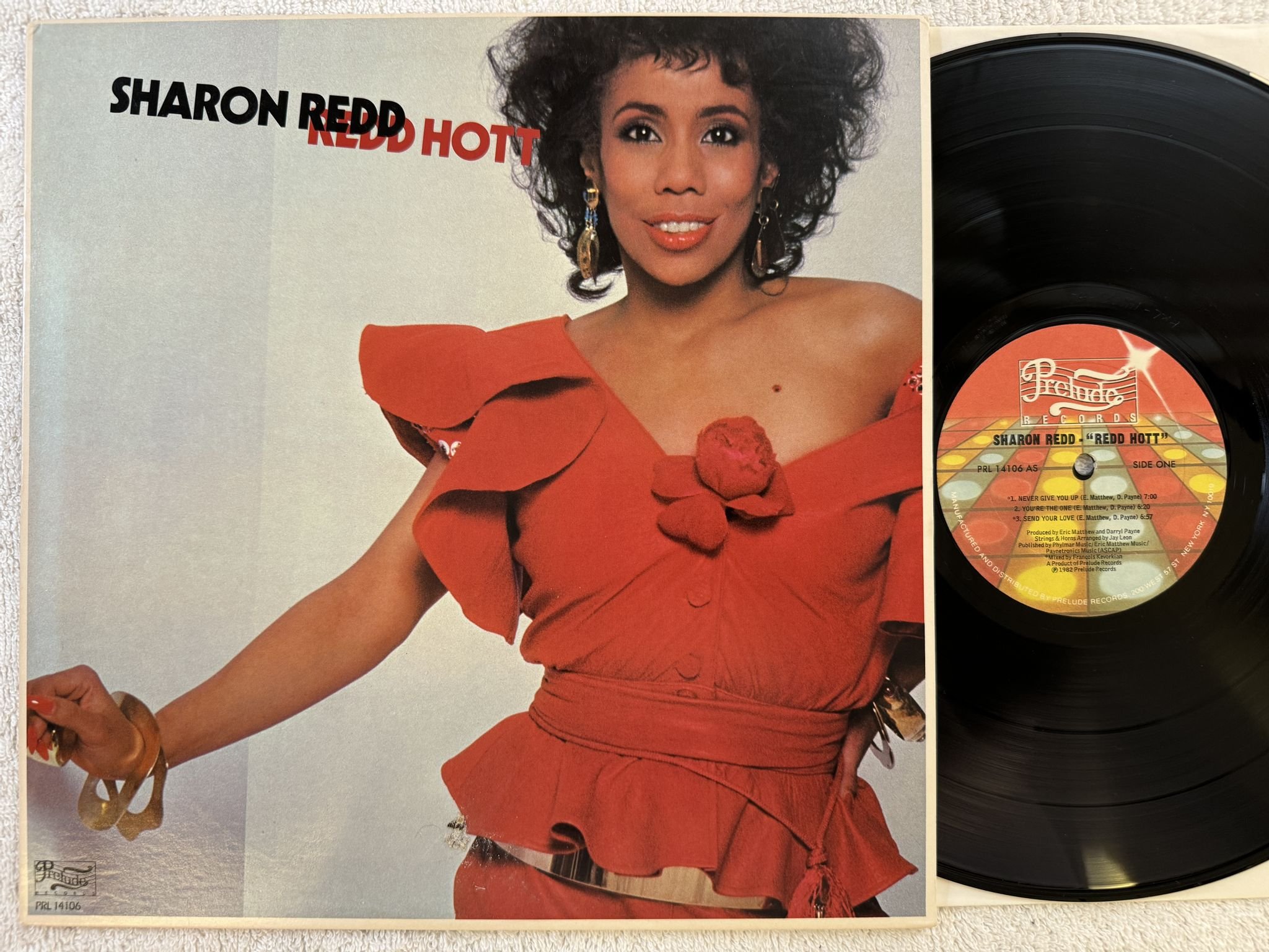 Omslagsbild för skivan SHARON REDD redd hott LP -82 US PRELUDE PRL 14106 BS