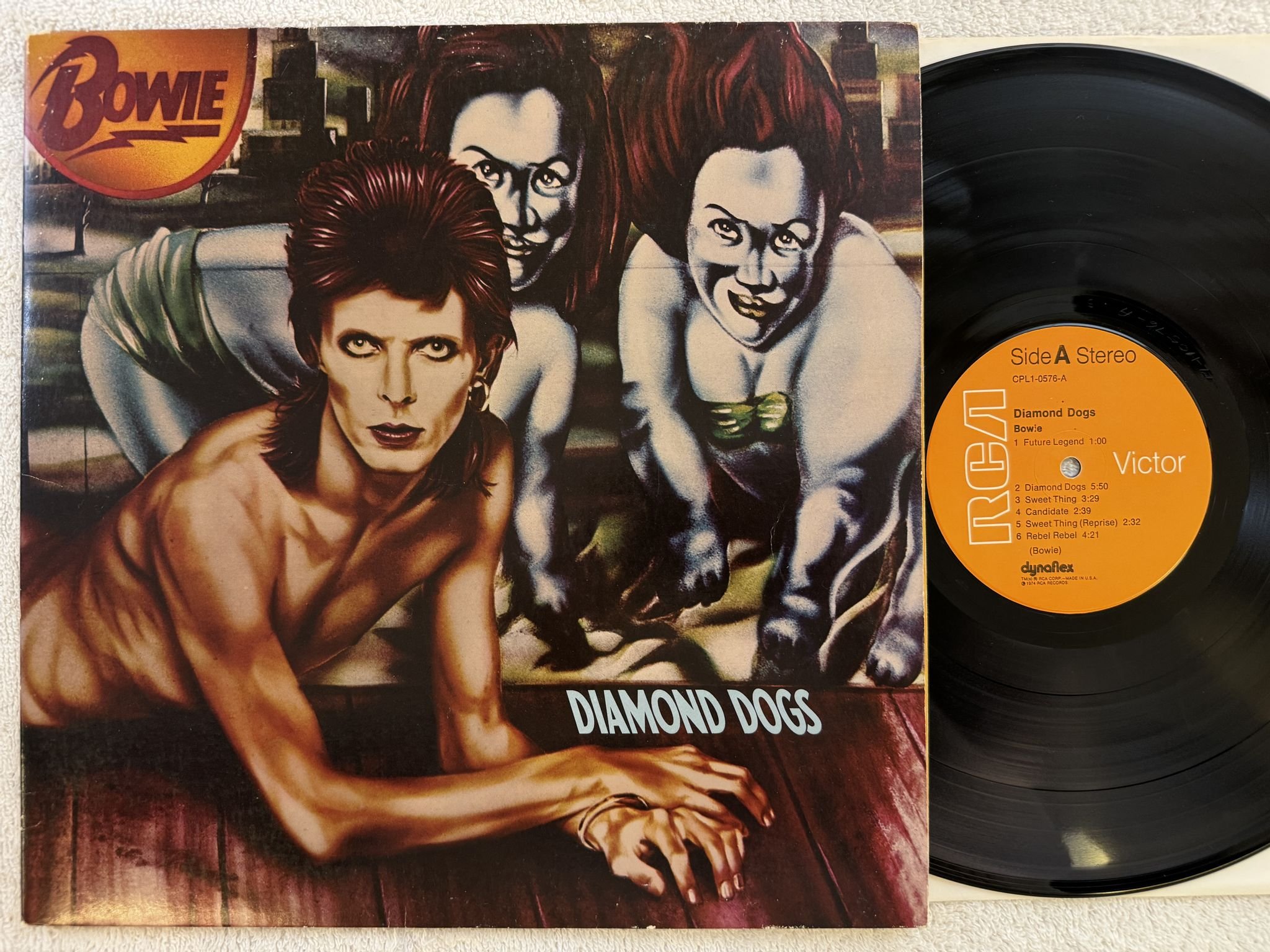Omslagsbild för skivan DAVID BOWIE diamond dogs LP -74 US RCA CPL1 0576