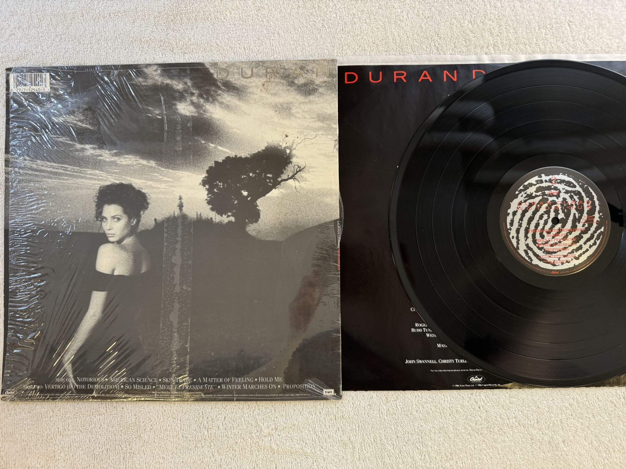 Omslagsbild för skivan DURAN DURAN notorius LP -86 CAPITOL PJ-12540