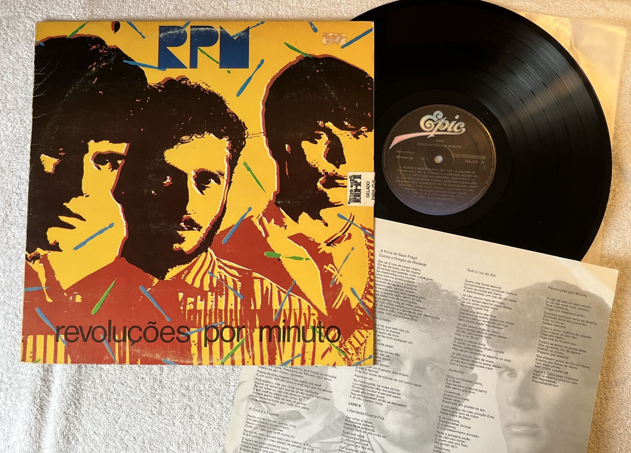 Omslagsbild för skivan RPM Revoluções Por Minuto LP -85 Brazil EPIC 144478 ** New Wave **