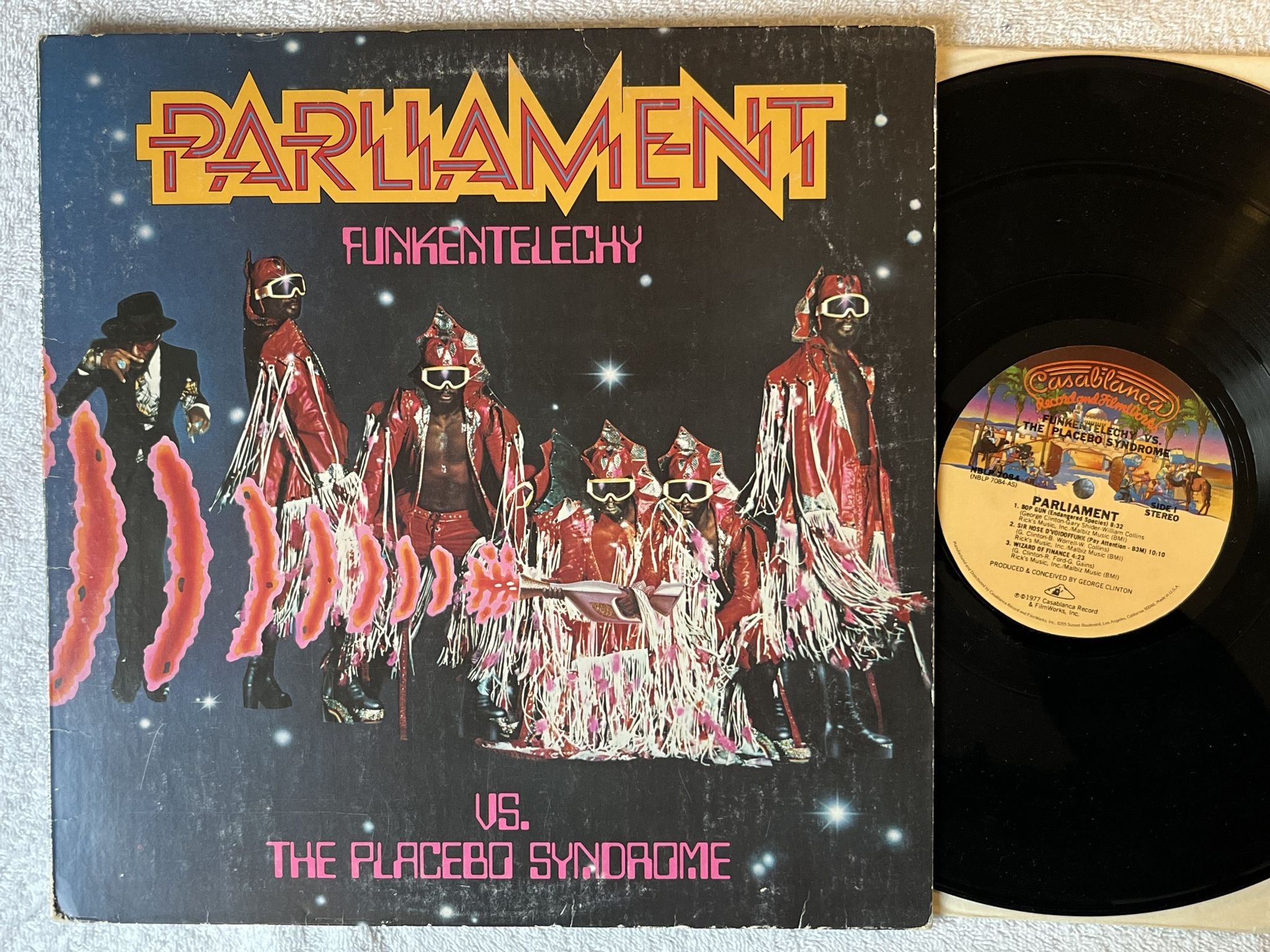 Omslagsbild för skivan PARLIAMENT funkentelechy vs the placebo syndrome LP -77 US CASABLANCA NBLP 7084