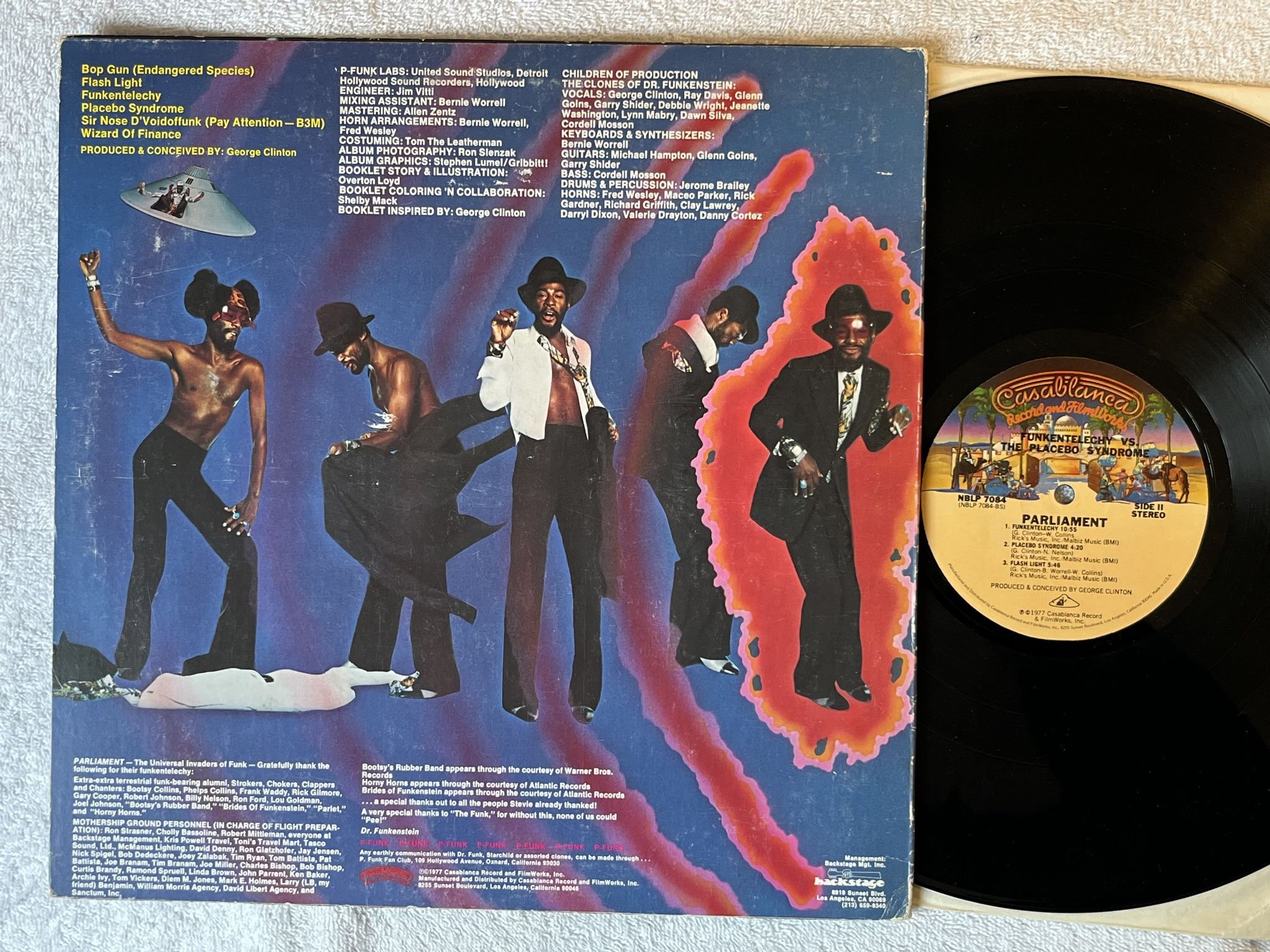 Omslagsbild för skivan PARLIAMENT funkentelechy vs the placebo syndrome LP -77 US CASABLANCA NBLP 7084