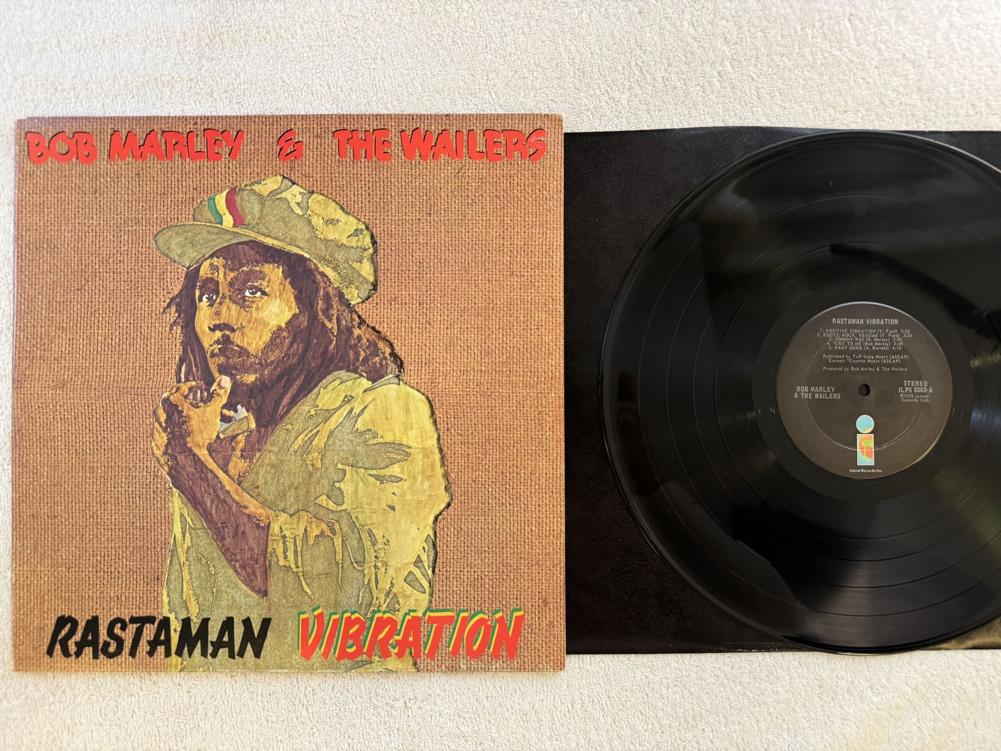 Omslagsbild för skivan BOB MARLEY AND THE WAILERS rastaman vibration LP -76 ISLAND ILPS 9388