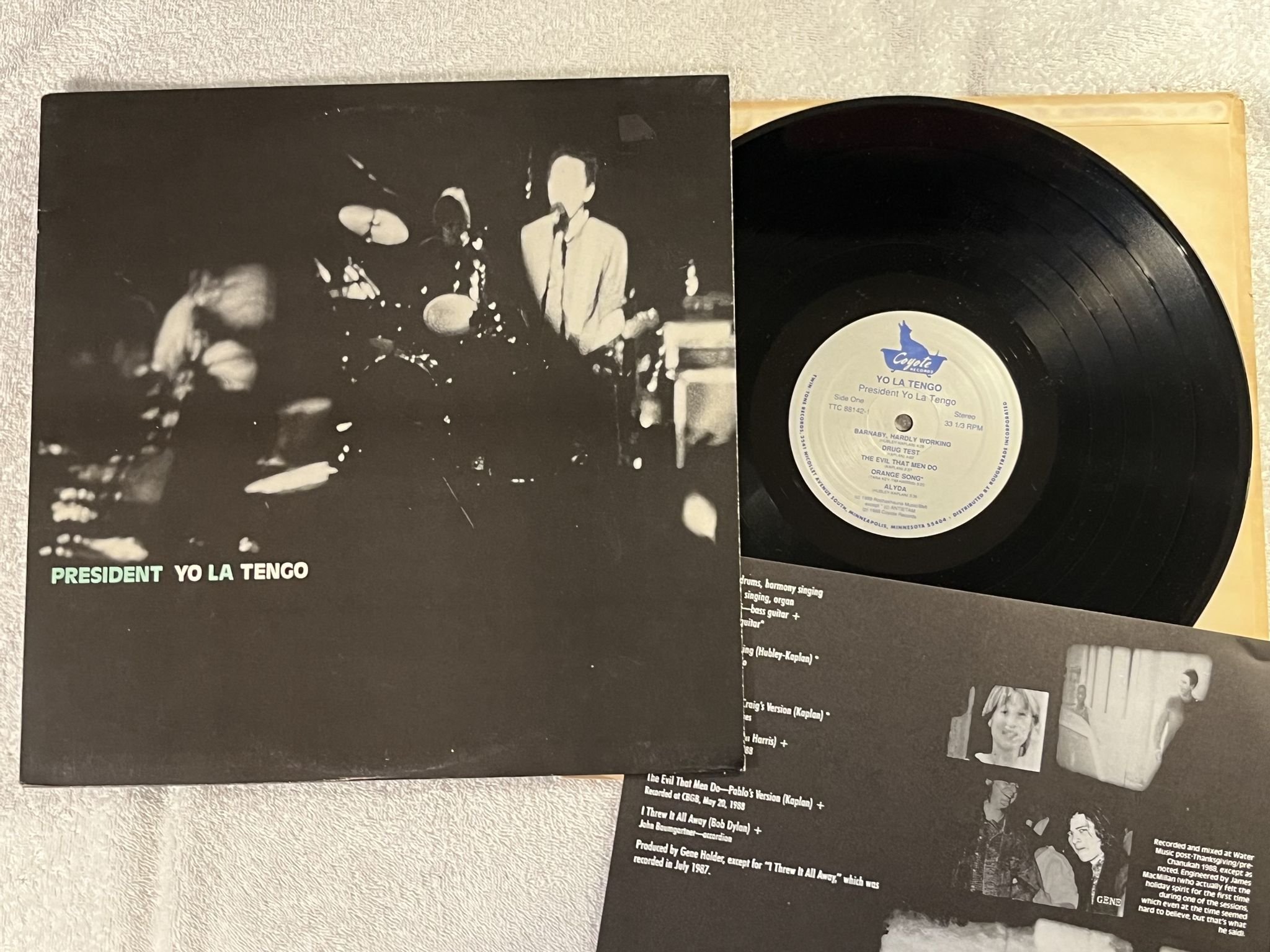 Omslagsbild för skivan YO LA TENGO President Yo La Tengo LP -89 US COYOTE TTC 88142