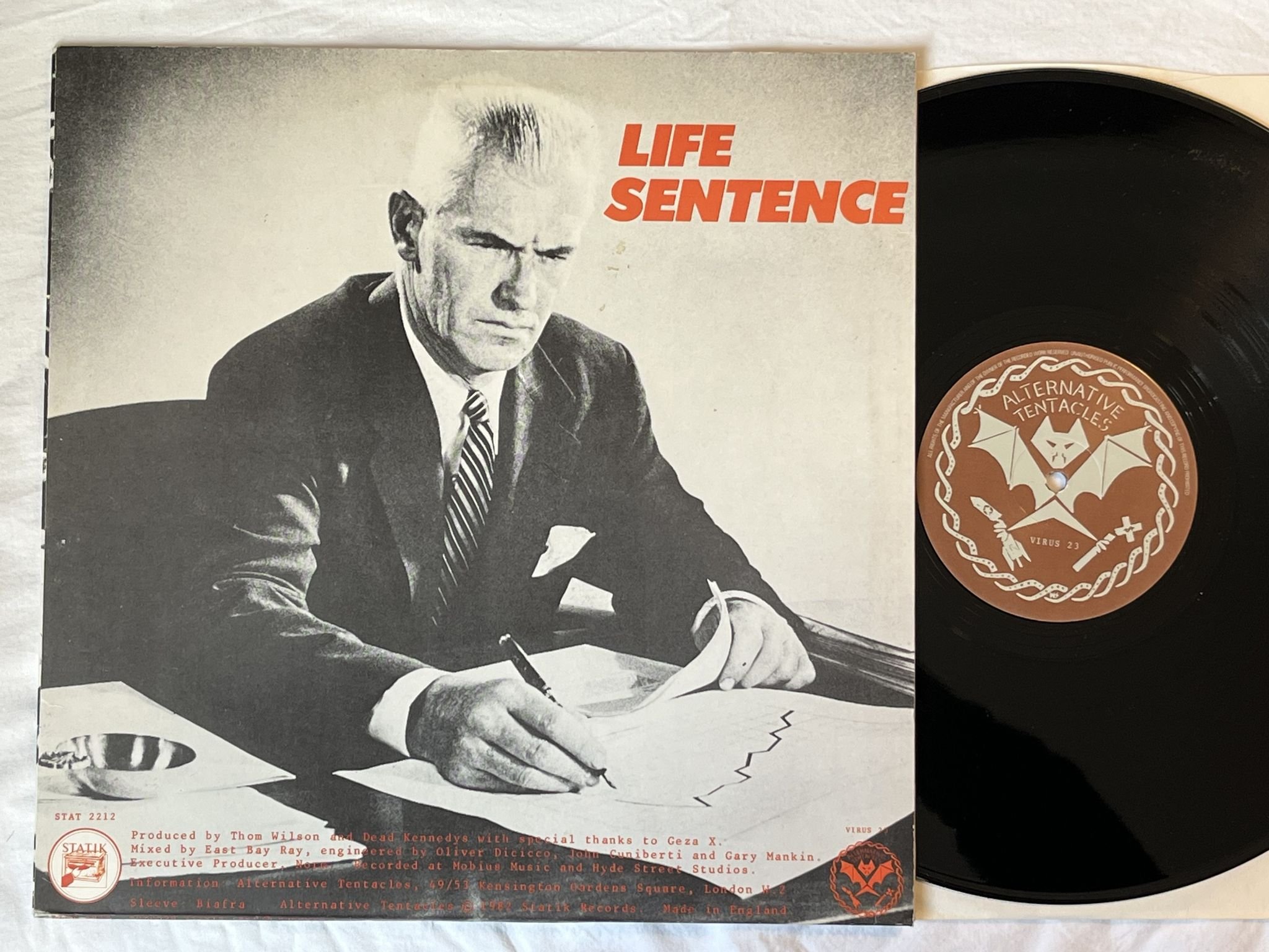 Omslagsbild för skivan DEAD KENNEDY'S bleed for me 12" -82 STATIK STAT 22