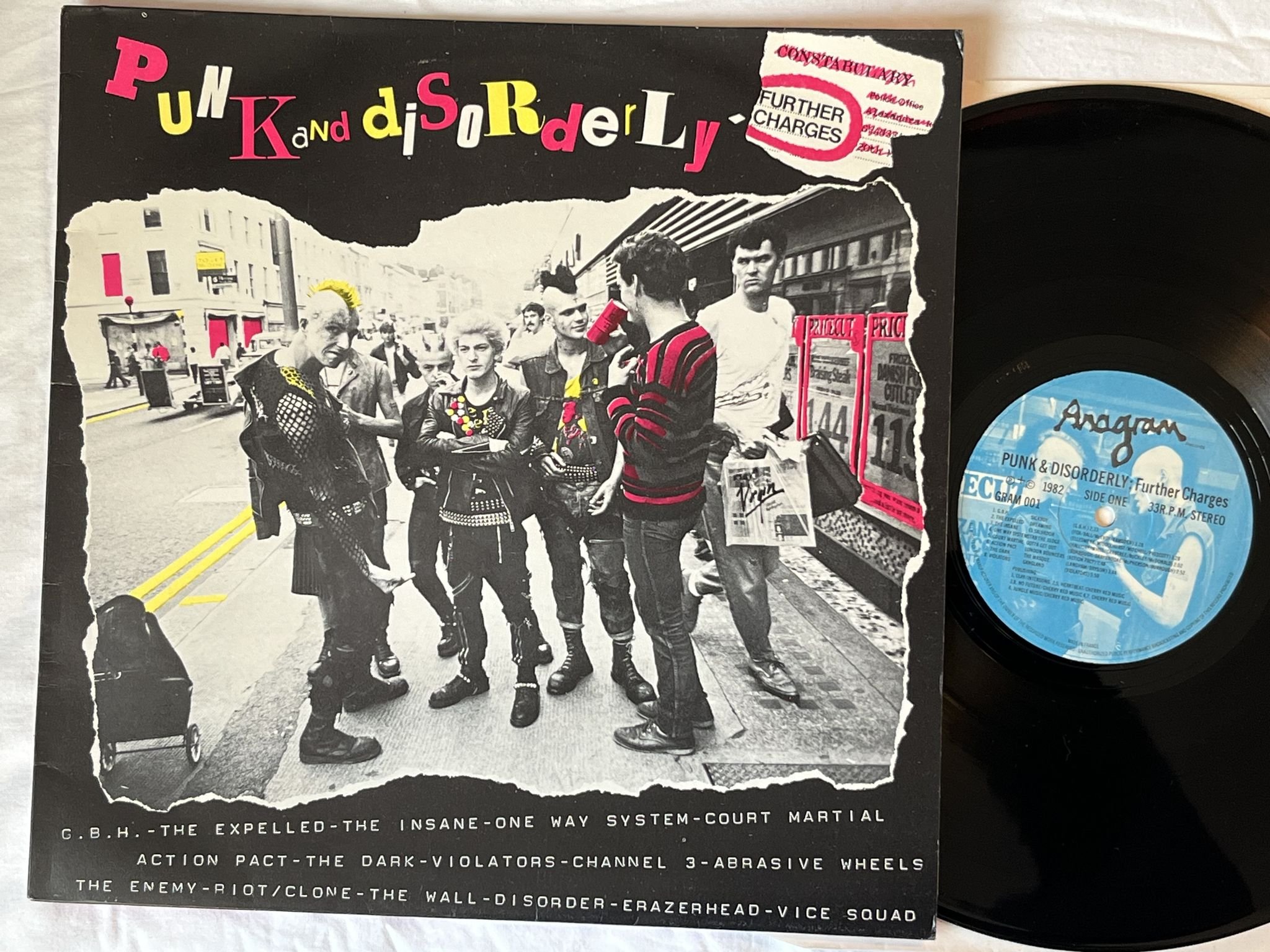 Omslagsbild för skivan V/A punk & disorderly: further charges LP -82 UK ANAGRAM GRAM 001