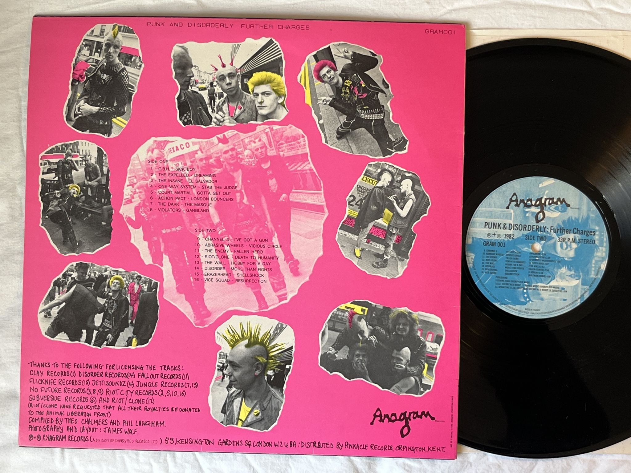 Omslagsbild för skivan V/A punk & disorderly: further charges LP -82 UK ANAGRAM GRAM 001