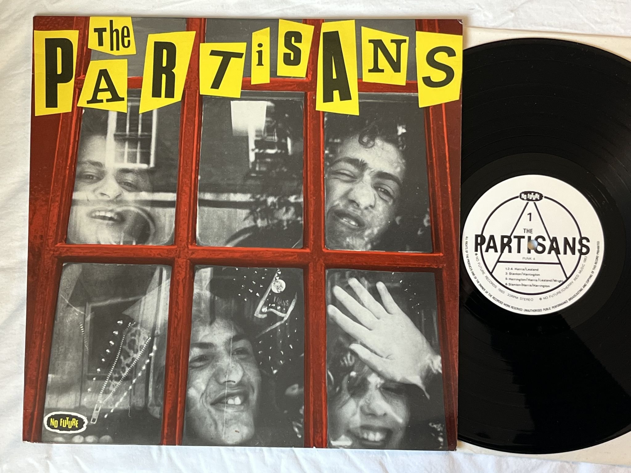 Omslagsbild för skivan THE PARTISANS s/t LP -83 UK NO FUTURE PUNK 4