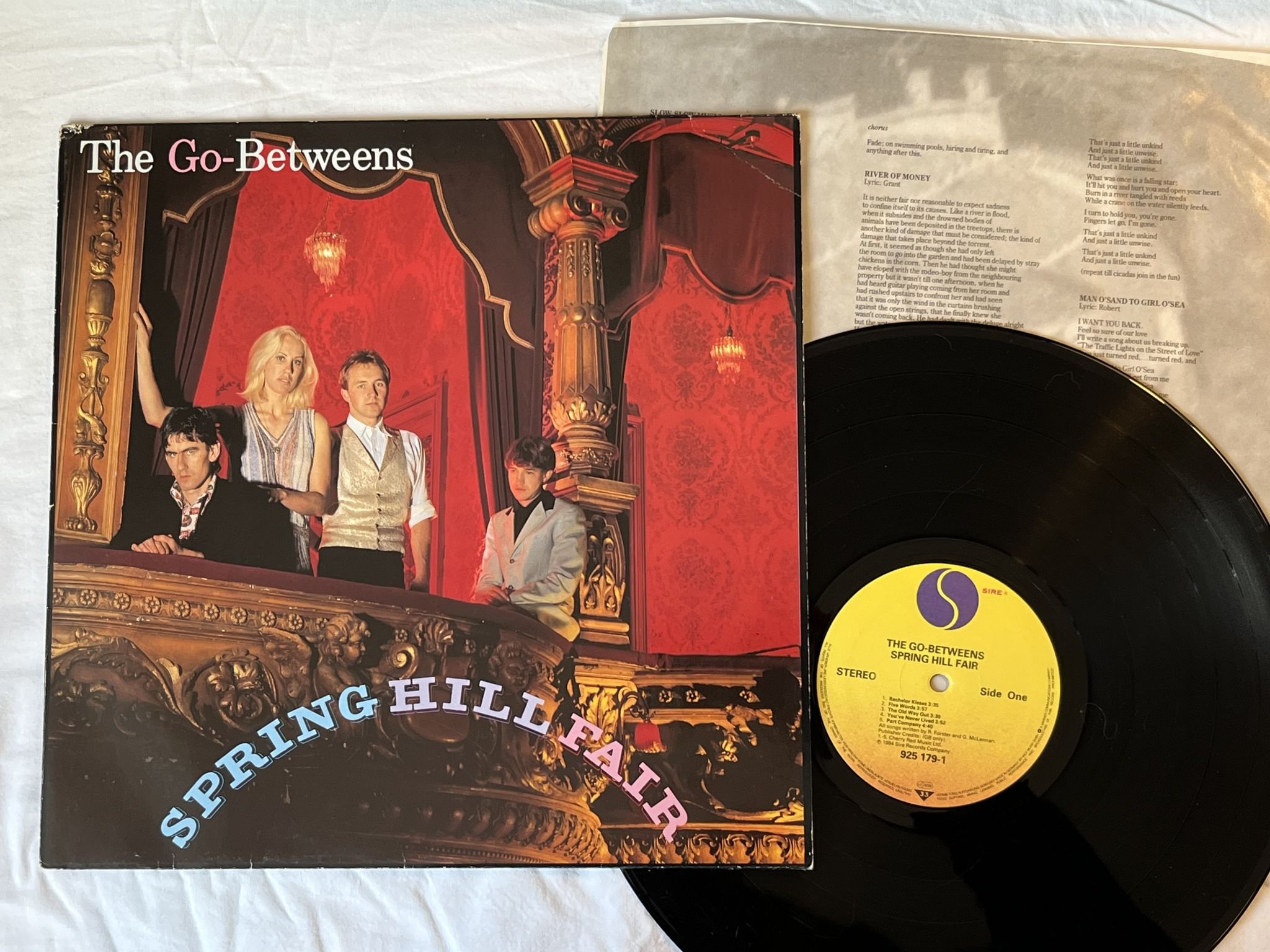 Omslagsbild för skivan THE GO-BETWEENS spring hill fair LP -84 Ger SIRE 925 179-1