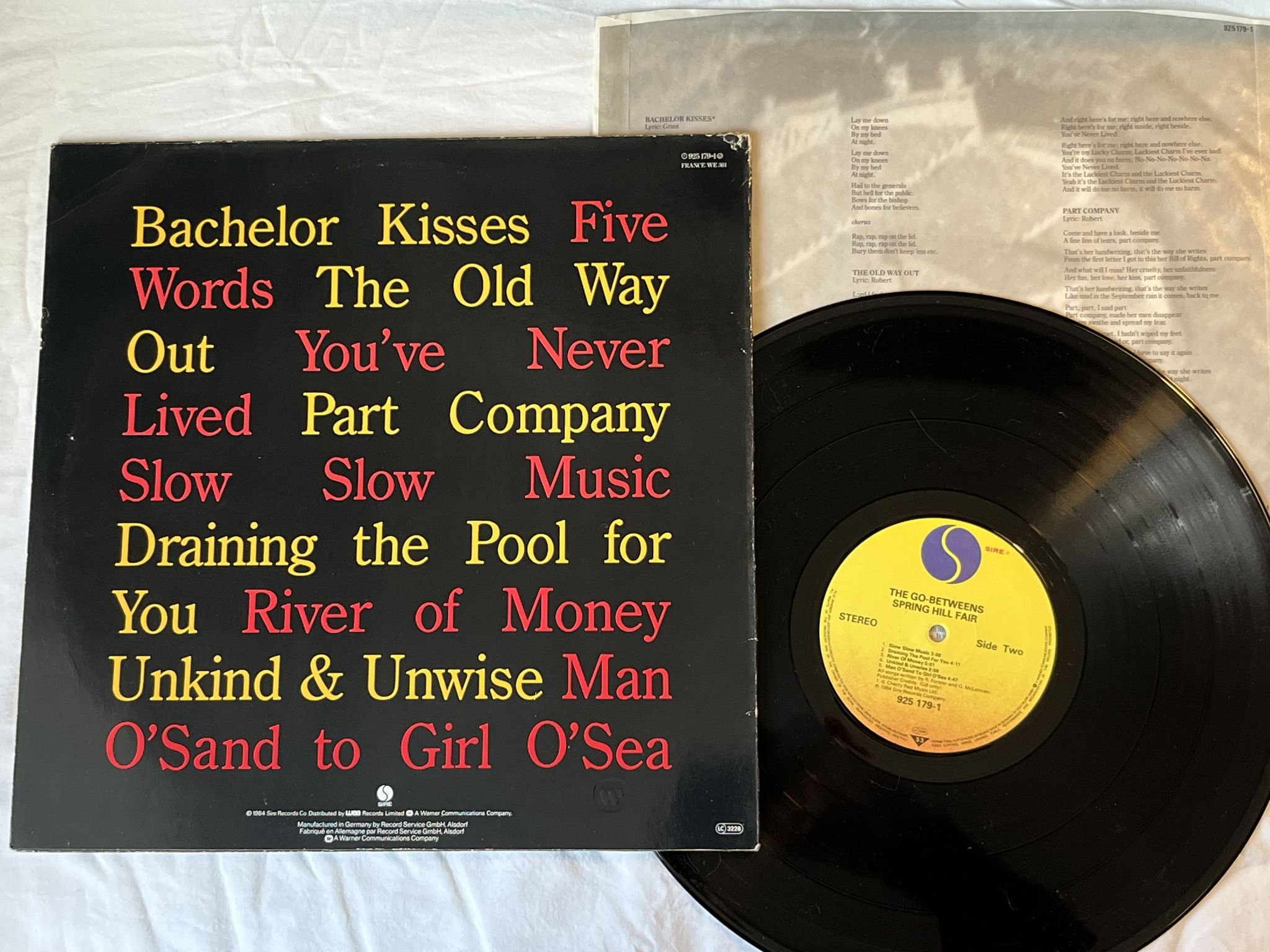 Omslagsbild för skivan THE GO-BETWEENS spring hill fair LP -84 Ger SIRE 925 179-1