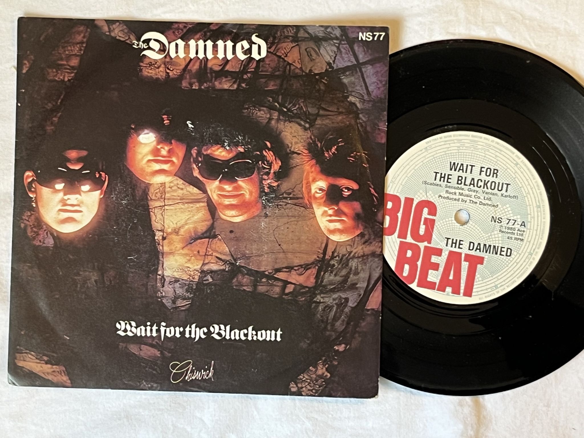 Omslagsbild för skivan THE DAMNED wait for the blackout 7" -82 uk big beat NS 77