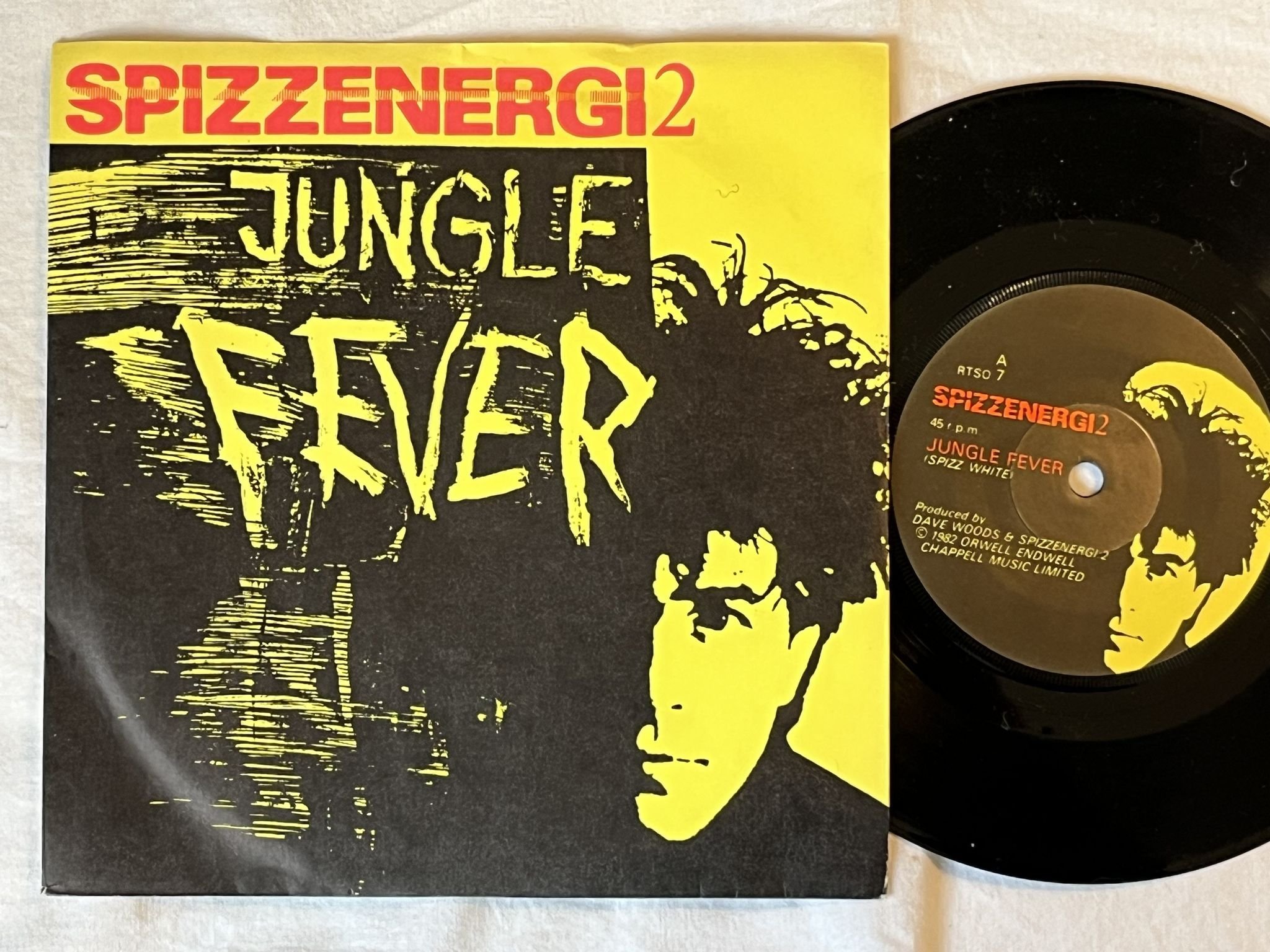 Omslagsbild för skivan SPIZZENERGI2 jungle fever 7" -82 UK rough trade rts07