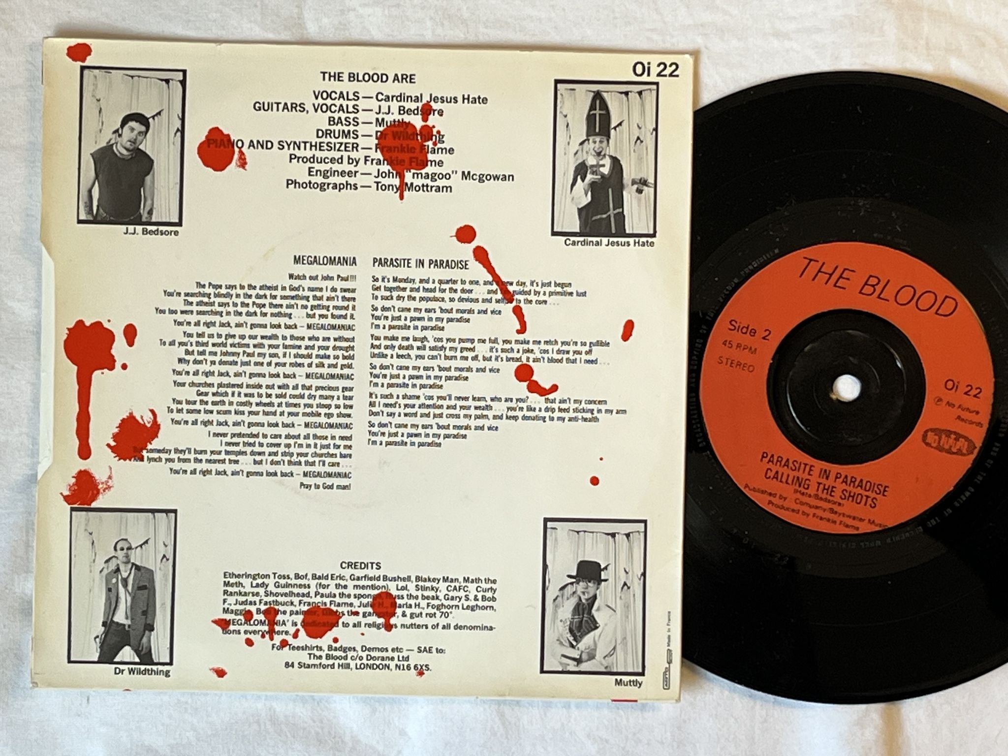 Omslagsbild för skivan THE BLOOD Megalomania 7" -83 UK no future records Oi 22