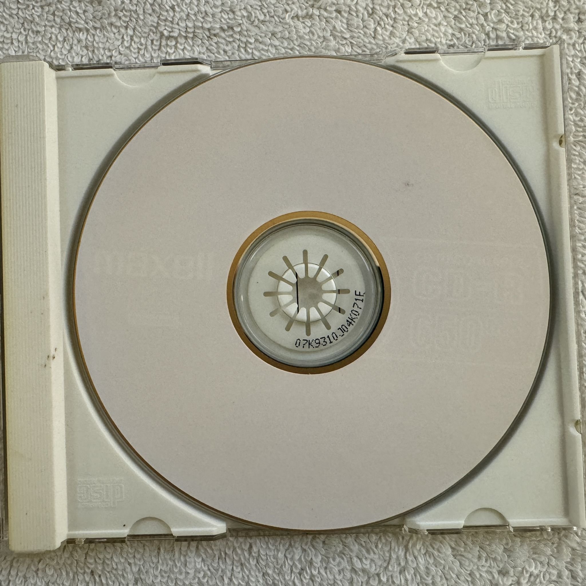 Omslagsbild för skivan Paradox - Oberoende CD 2000 AREA 201 RECORDS 001. SWERAP