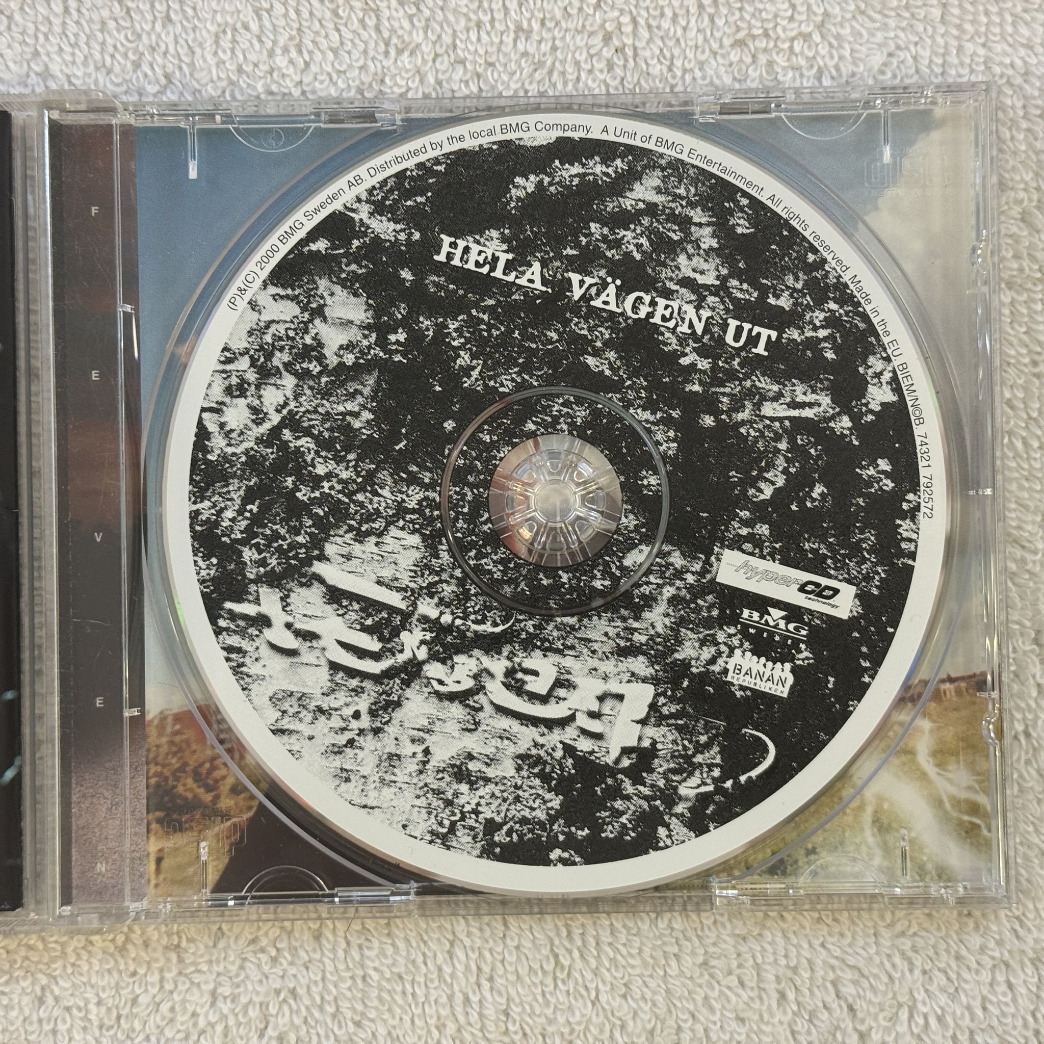 Omslagsbild för skivan Feven – Hela Vägen Ut CD 2000 BMG SWEDEN 74321 792572 SWERAP