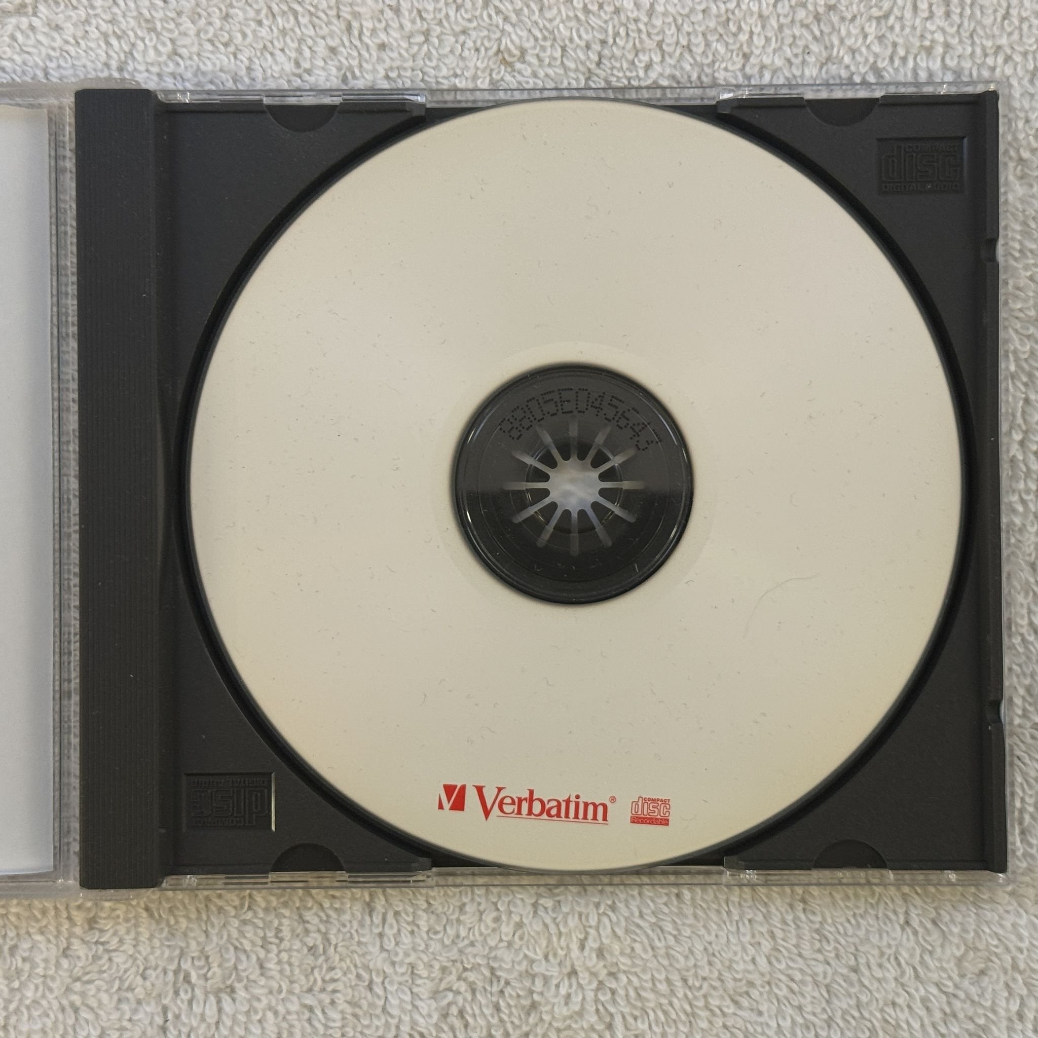 Omslagsbild för skivan MAZY (WAZY?) det är inte över än CD demo SWERAP