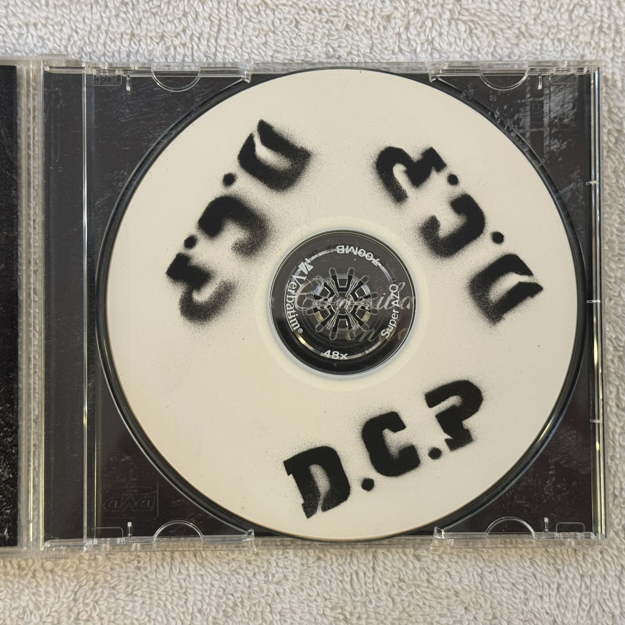 Omslagsbild för skivan Dirty Cannibal Peasants - endo v.s. exo CD 2003 DCP SWERAP