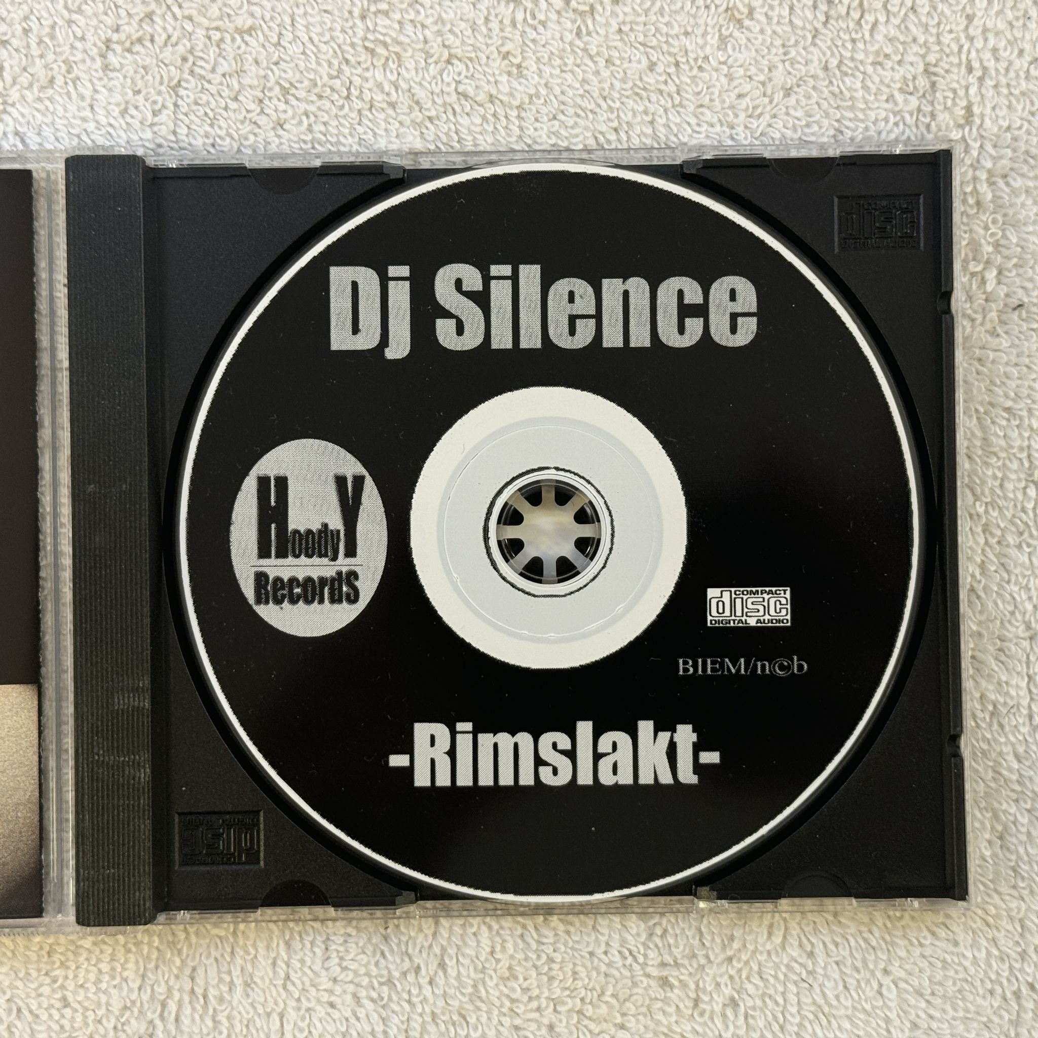 Omslagsbild för skivan DJ SILENCE rimslakt CD 2002 HOODY HREC001 SWERAP