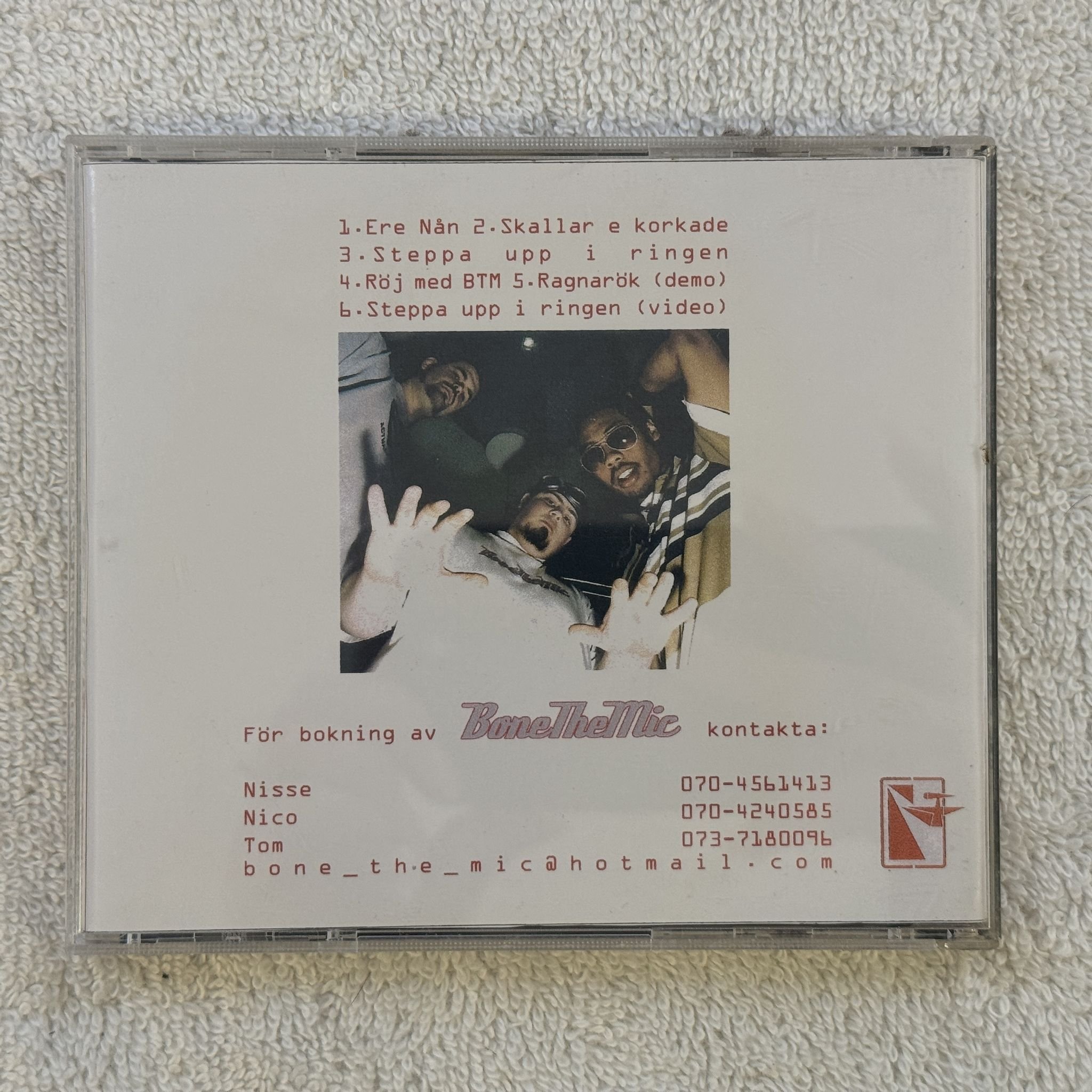 Omslagsbild för skivan BONETHEMIC funkiga hundar CD 2001 SWERAP