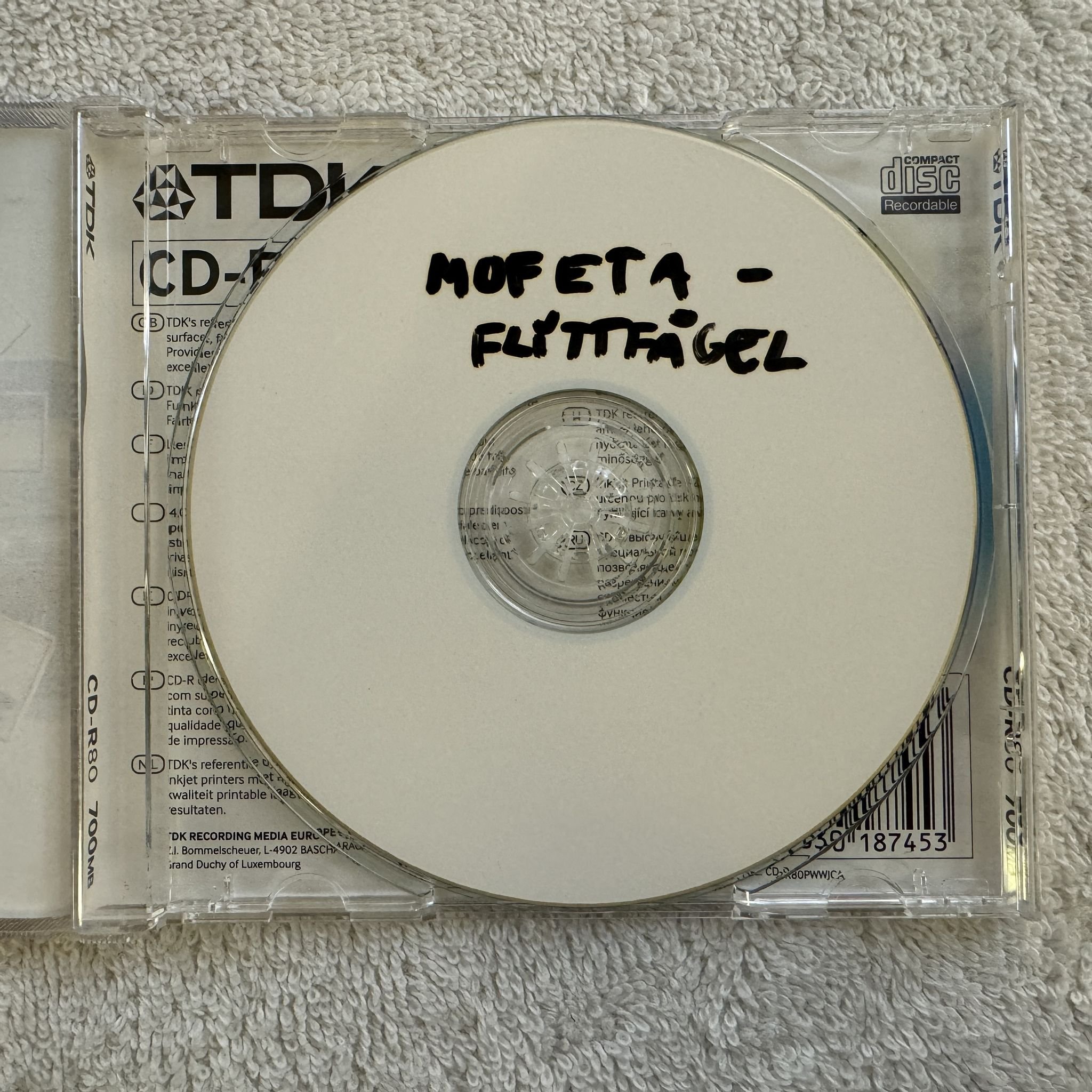 Omslagsbild för skivan MOFETA flyttfågel CD 2004 demo SWERAP