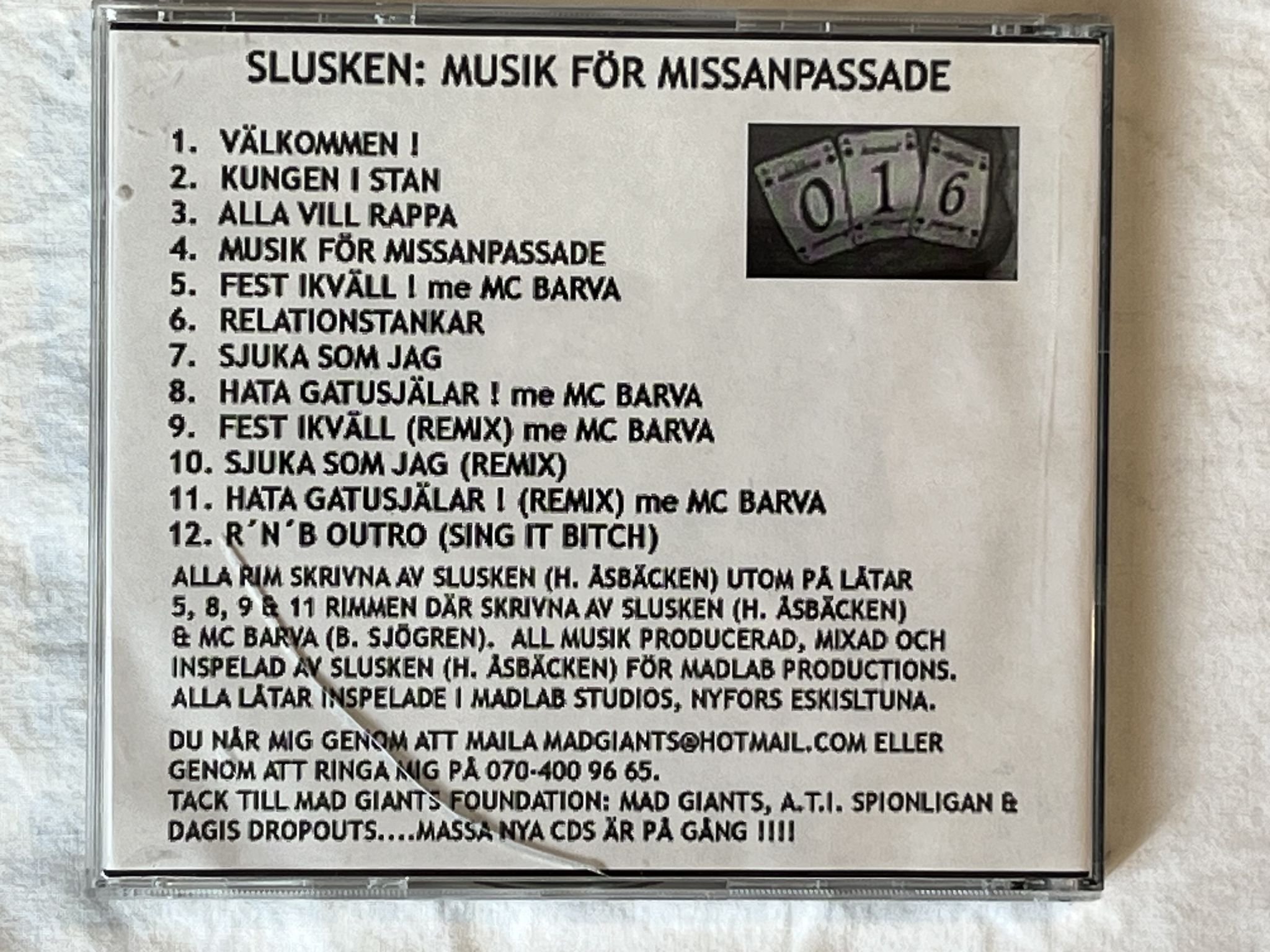 Omslagsbild för skivan SLUSKEN musik för missanpassade CD 2002 SWERAP